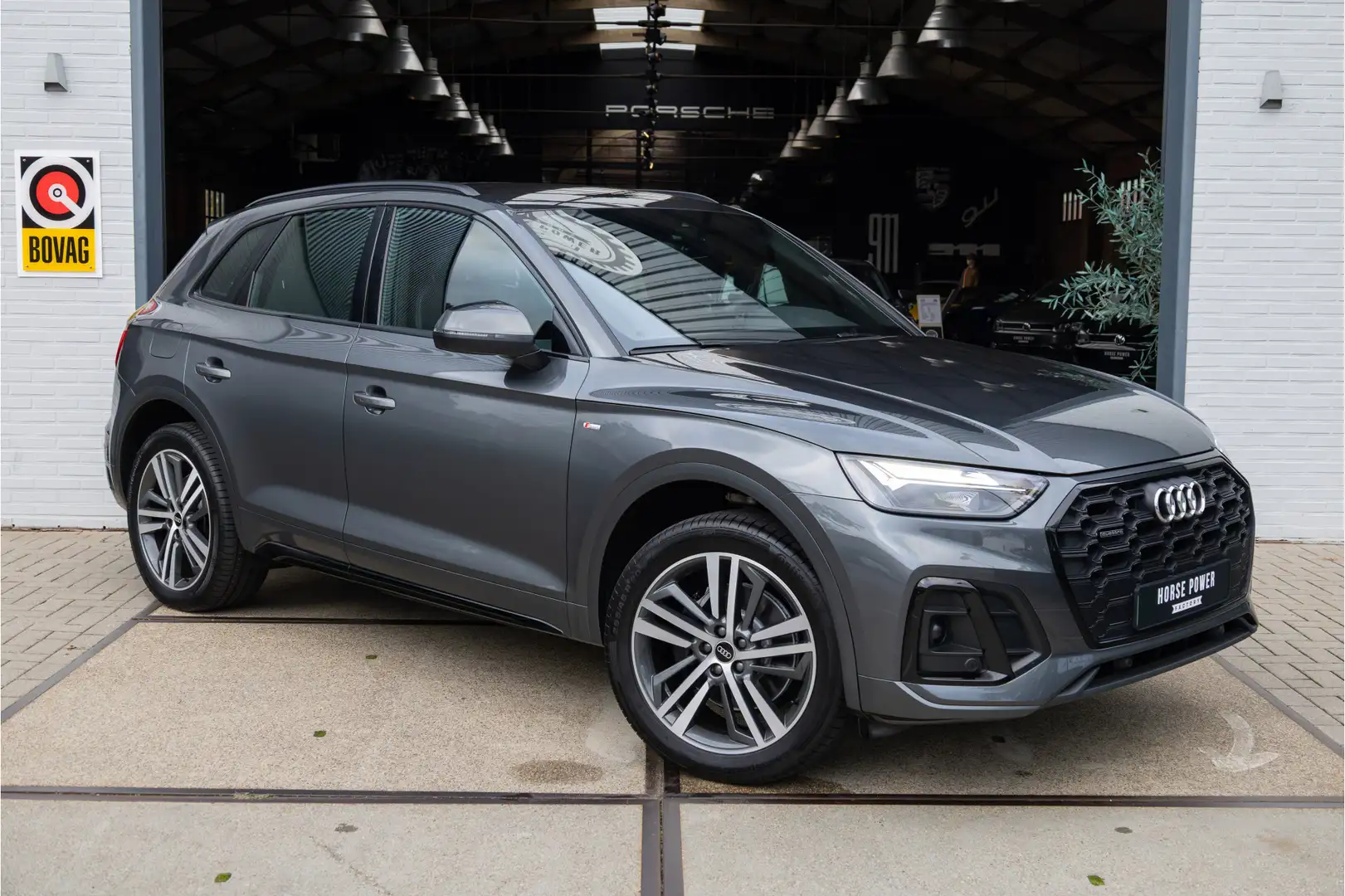 Audi Q5 50 TFSI e S edition Competition quattro *ACC | Ele Grijs - 2