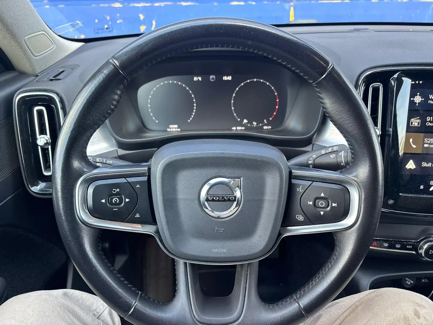 Volvo XC40 1.5 2019 NAP, Cruise control,camera,multimedia Zwart - 2