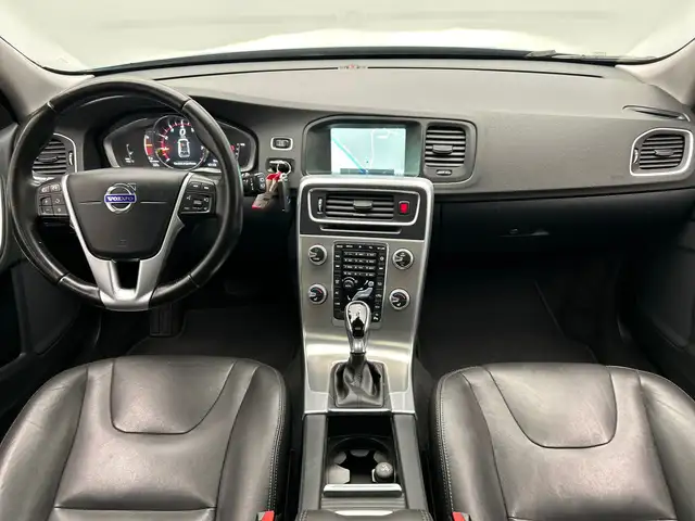 Volvo V60 view 2