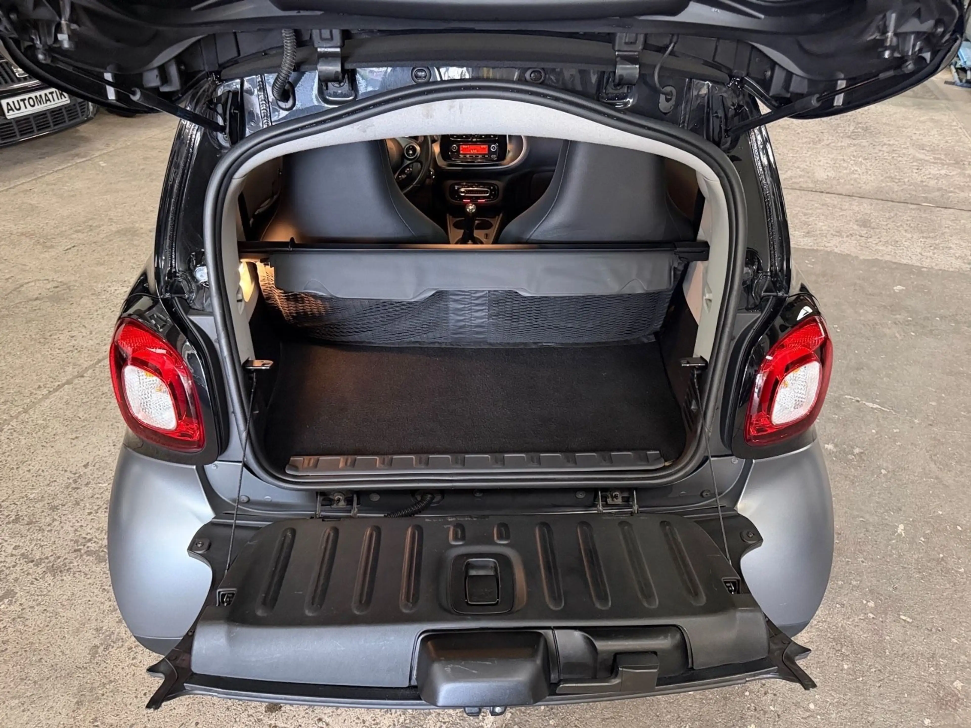 smart forTwo 1.0 Prime * Titania Grey Matt* Leder SHZ — photo 12