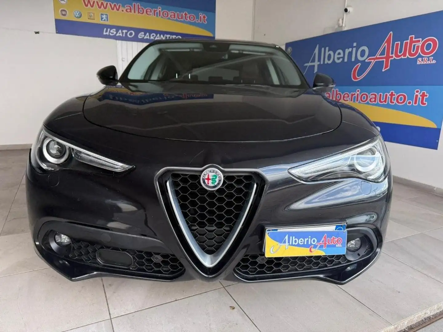 Alfa Romeo Stelvio 2.2 Turbodiesel 180 CV AT8 Q4 Executive Nero - 2