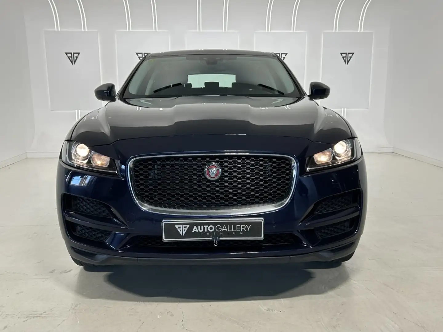 Jaguar F-Pace 2.0i4D Portfolio RWD 180 Azul - 2