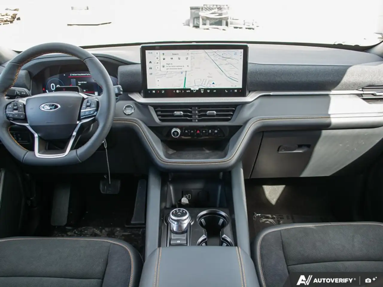 Ford Explorer снимка Ford Explorer