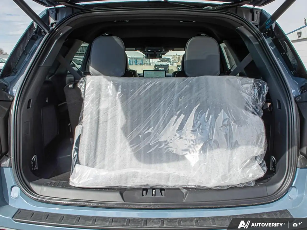 Ford Explorer снимка Ford Explorer