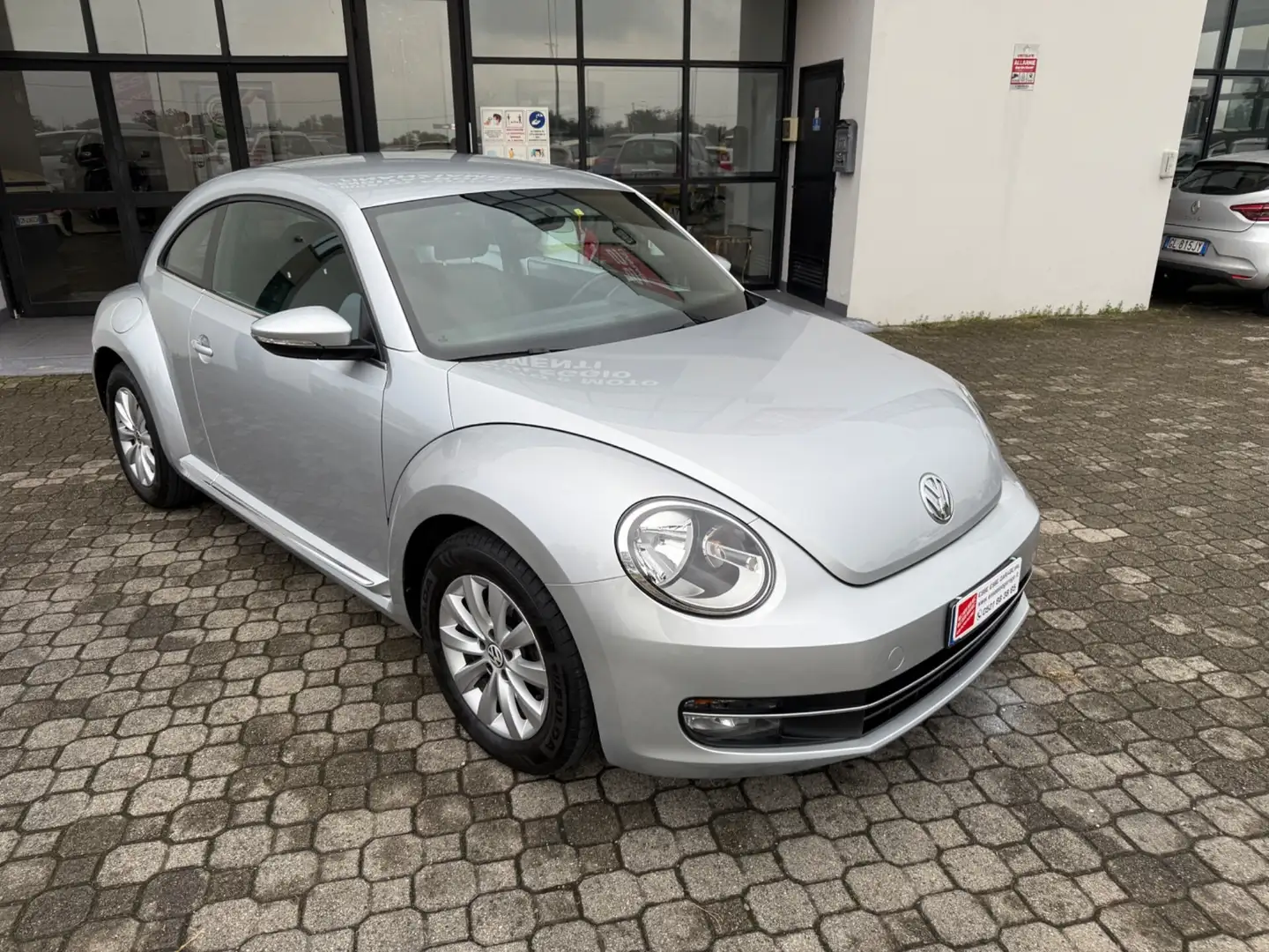 Volkswagen Maggiolino Maggiolino 1.6 tdi Design Grau - 2