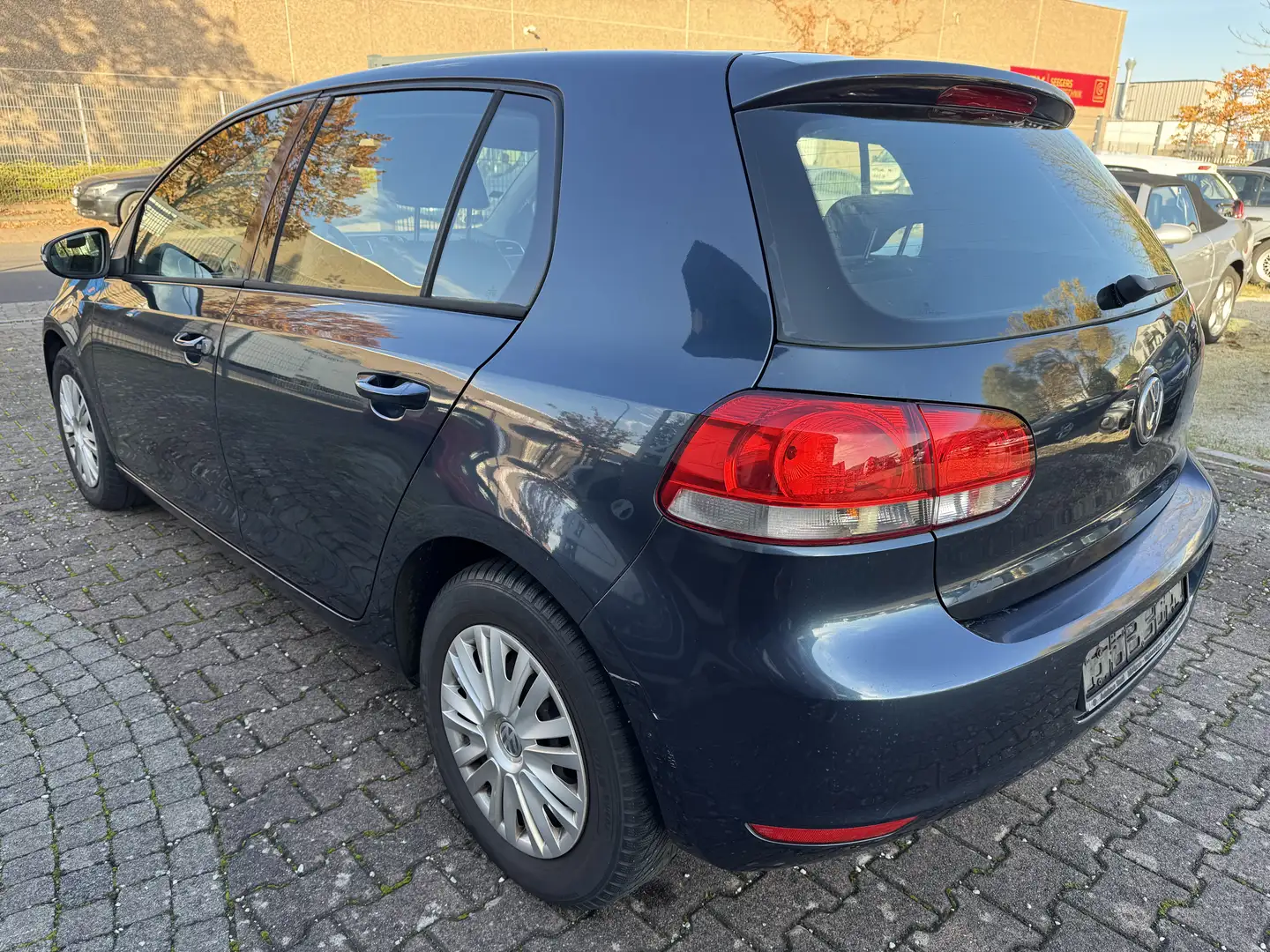 Volkswagen Golf Trendline Blau - 2