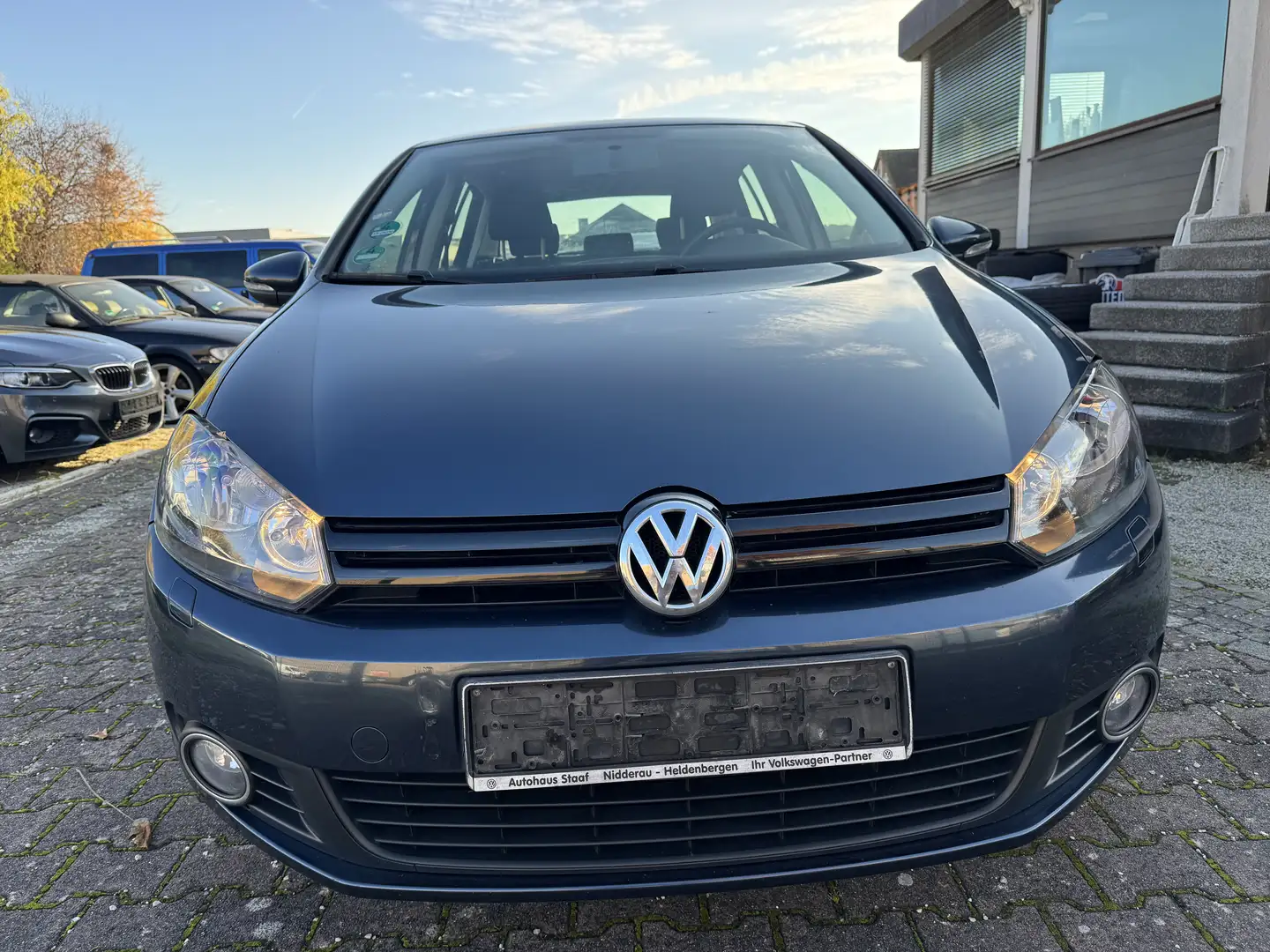 Volkswagen Golf Trendline Blau - 1