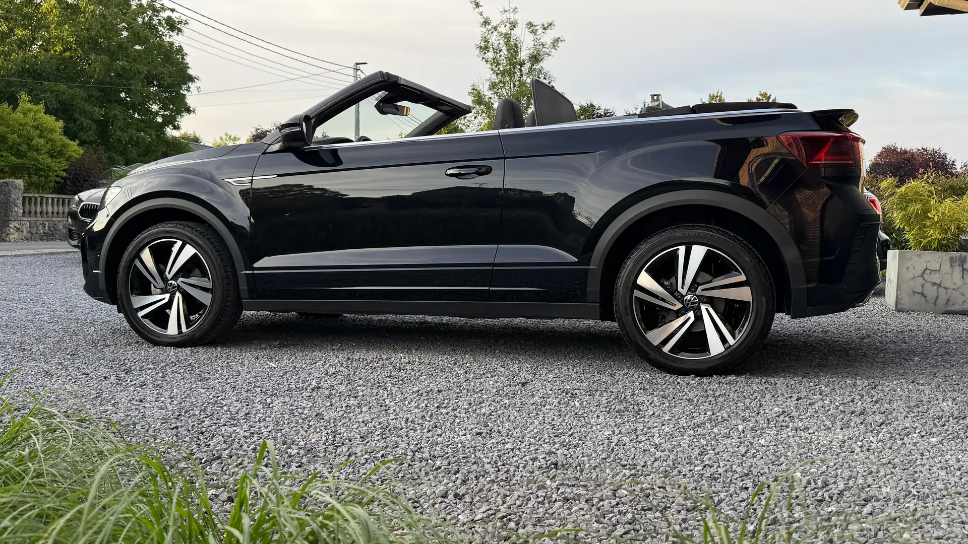 Volkswagen T-Roc Cabriolet 1.5 TSI R-LINE DSG ACC KEYLESS/ Cuir... Zwart - 2