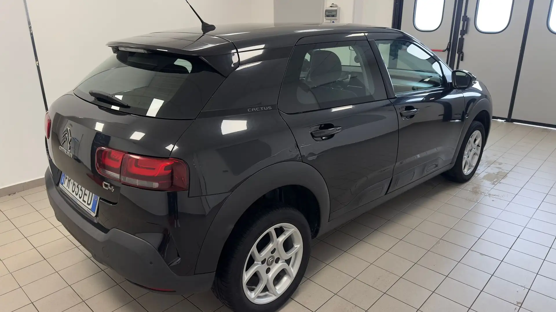Citroen C4 C4 Cactus 2014 Cactus 1.6 bluehdi Feel 100cv Nero - 2