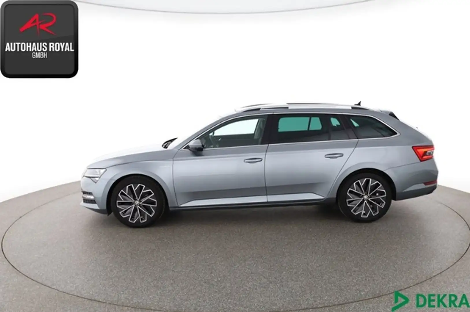 Skoda Superb 2.0 TDI MATRIX,COLUMBUS,MEMORY,SITZKLIMA Grijs - 2