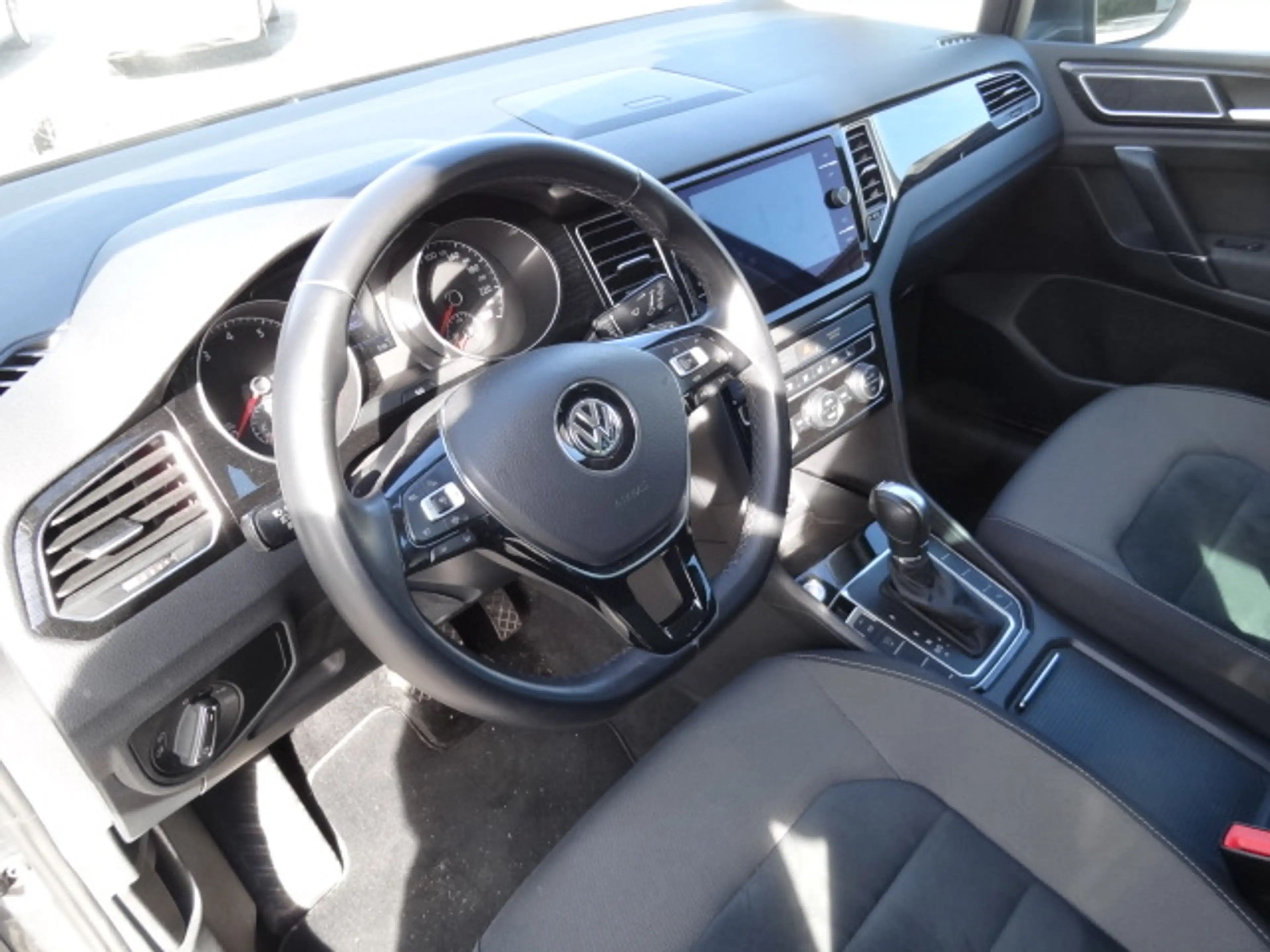 Volkswagen Golf Sportsvan Golf VII Sportsvan 1.5 TSI ACT DSG Highline AHZV, Navi, SHZ, Paket Assistenz,LED-Scheinwerfer — photo 7