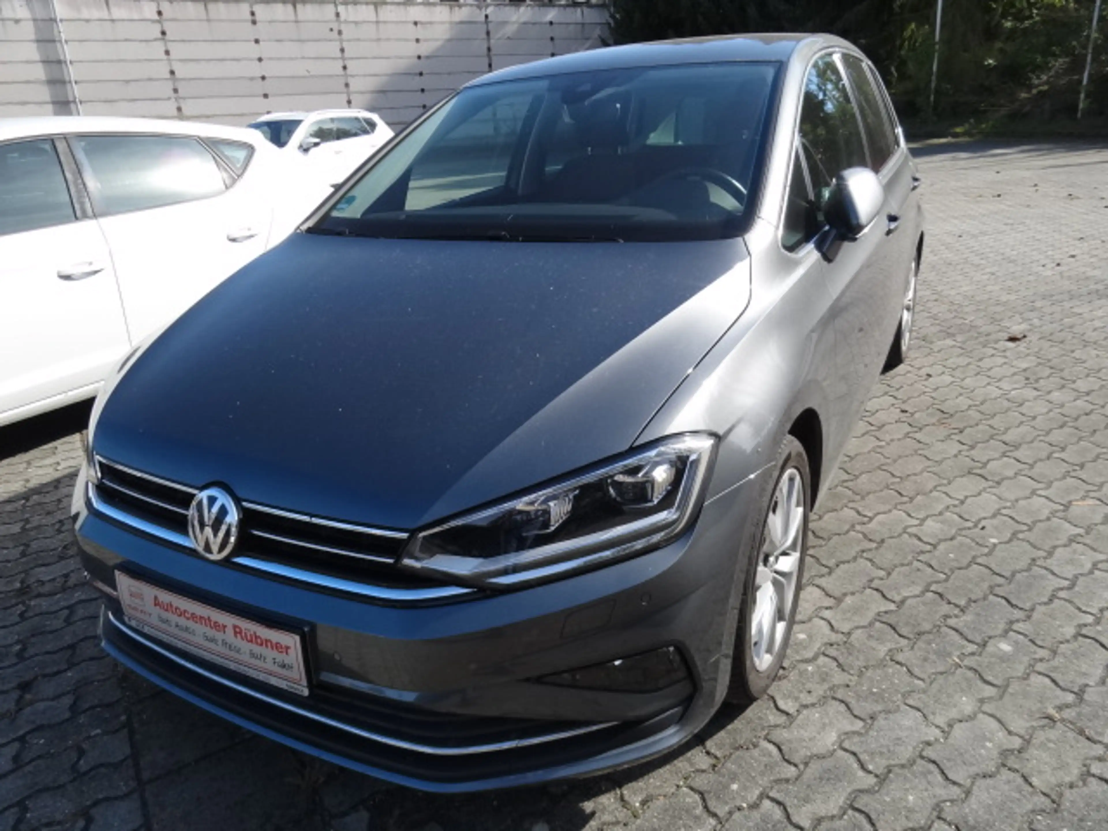 Volkswagen Golf Sportsvan Golf VII Sportsvan 1.5 TSI ACT DSG Highline AHZV, Navi, SHZ, Paket Assistenz,LED-Scheinwerfer