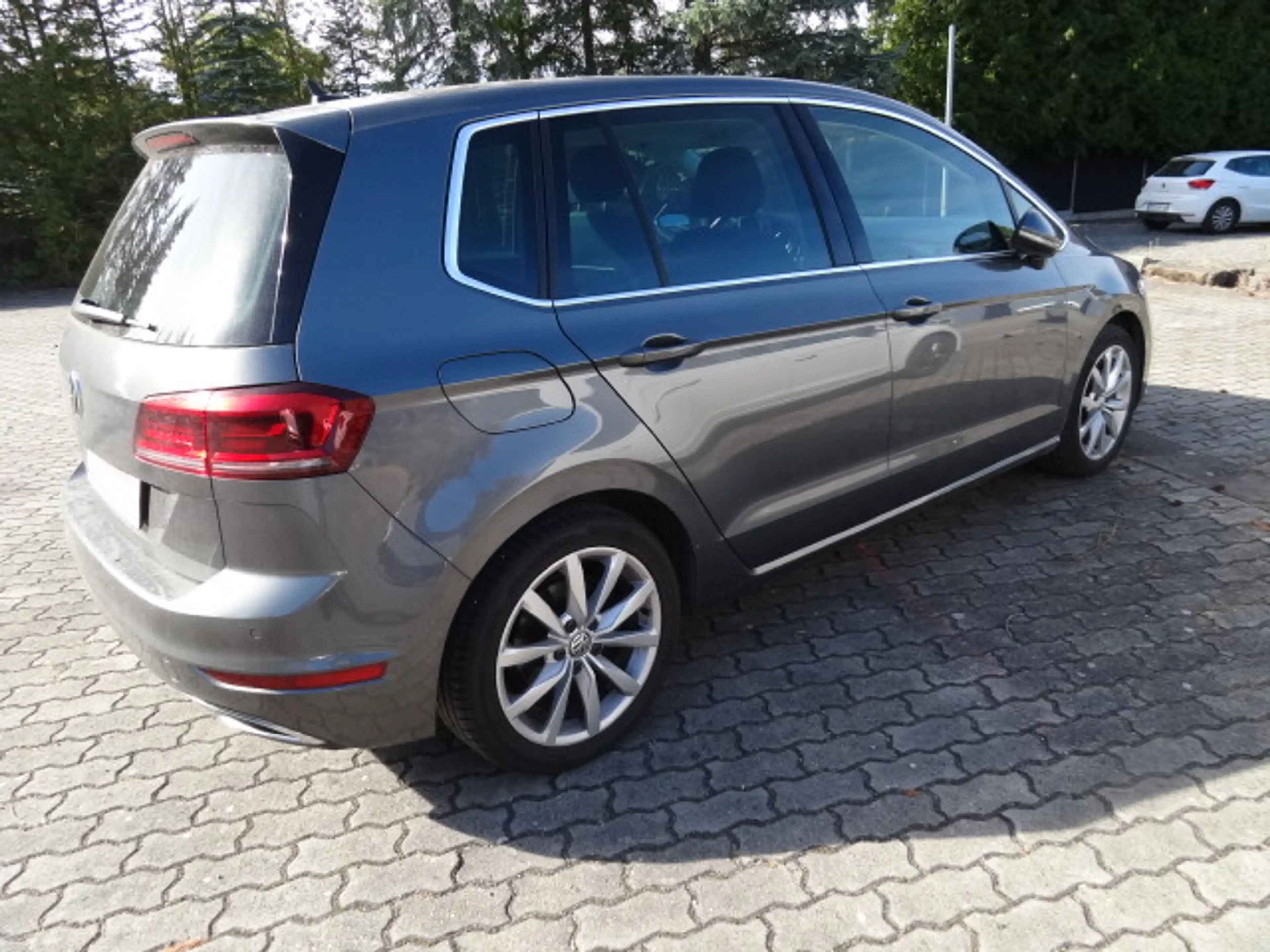 Volkswagen Golf Sportsvan Golf VII Sportsvan 1.5 TSI ACT DSG Highline AHZV, Navi, SHZ, Paket Assistenz,LED-Scheinwerfer — photo 2