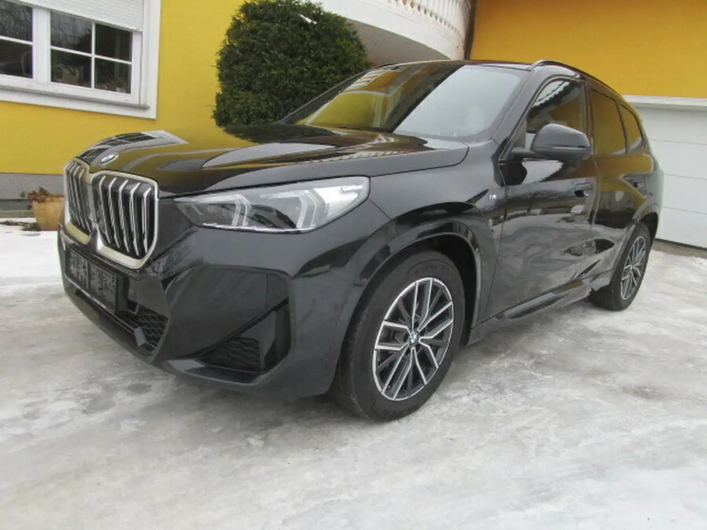 BMW X1 18 d sDrive M Sport Schwarz - 1