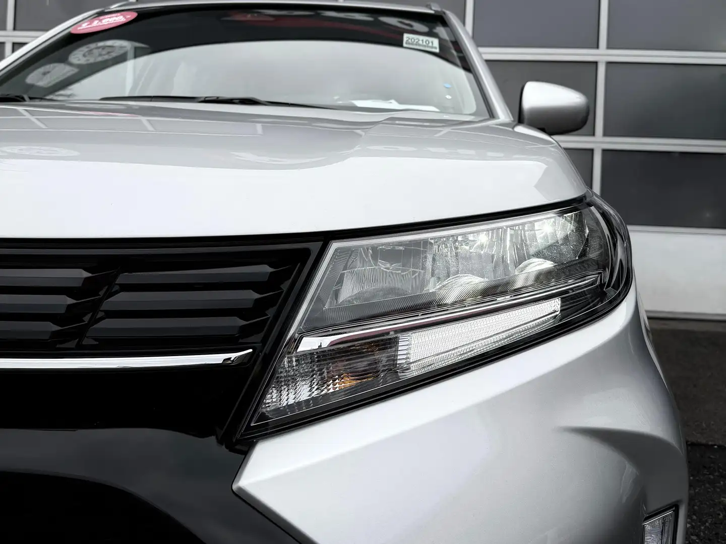 Suzuki Vitara 1,4 Hybrid clear Silber - 2