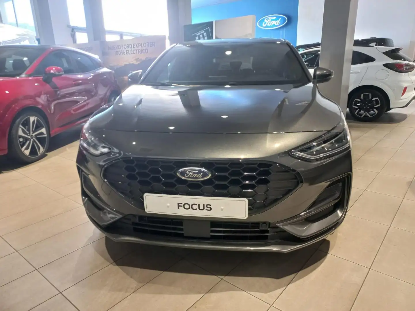 Ford Focus 1.0 Ecoboost MHEV ST-Line 125 Gris - 2