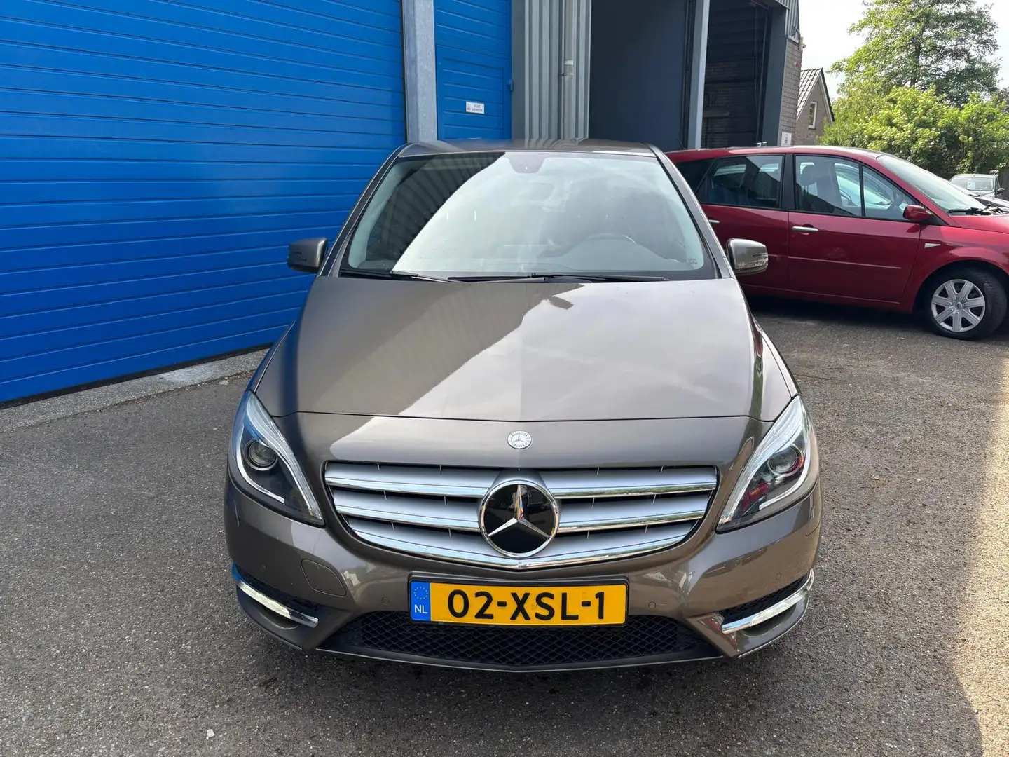 Mercedes-Benz B 180 Ambition Grijs - 2