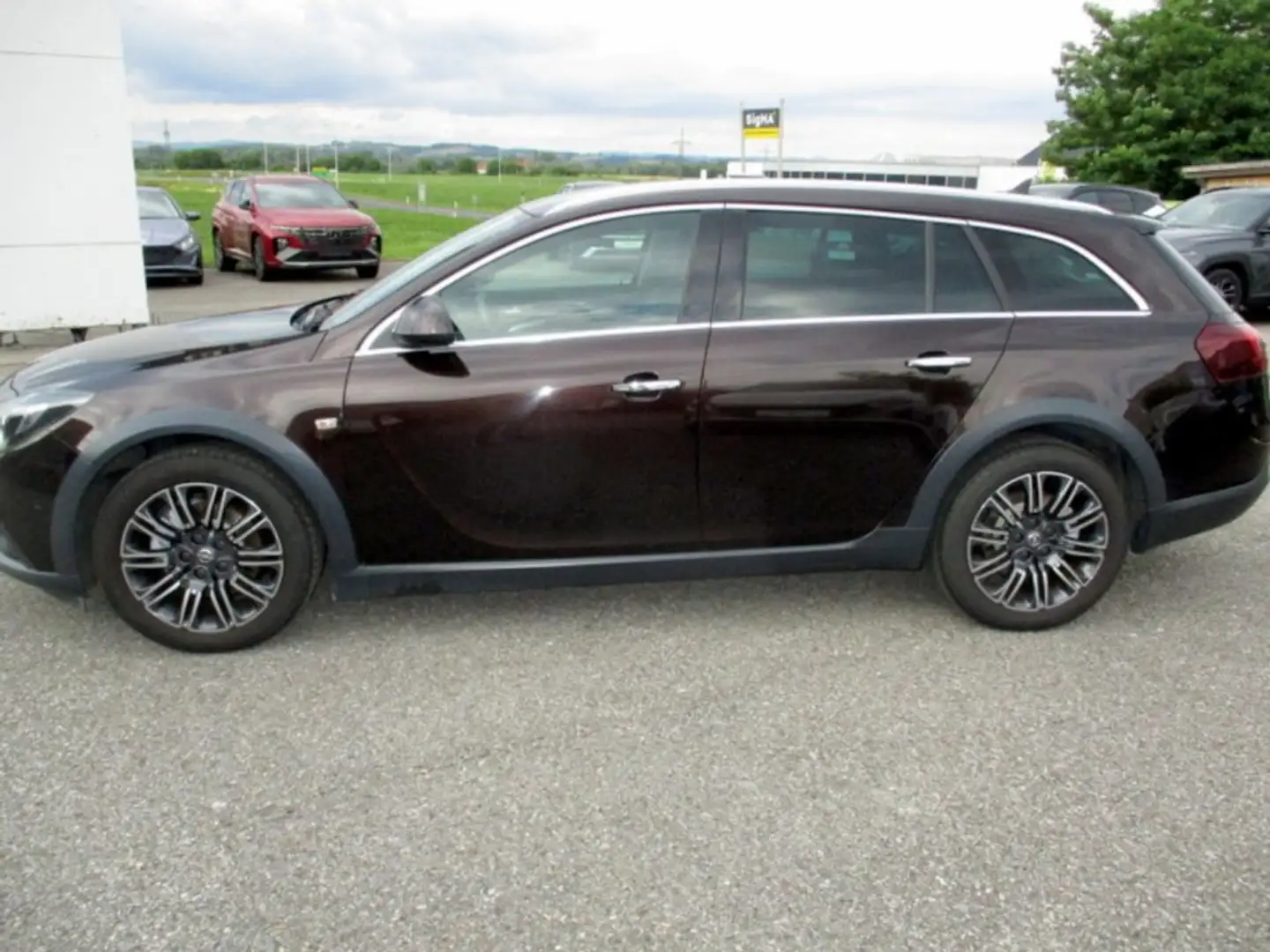 Opel Insignia Sports Tourer SW 4WD, AHK Marrón - 2