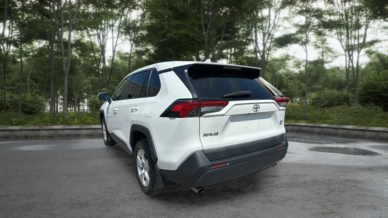 Toyota RAV 4 снимка Toyota RAV 4