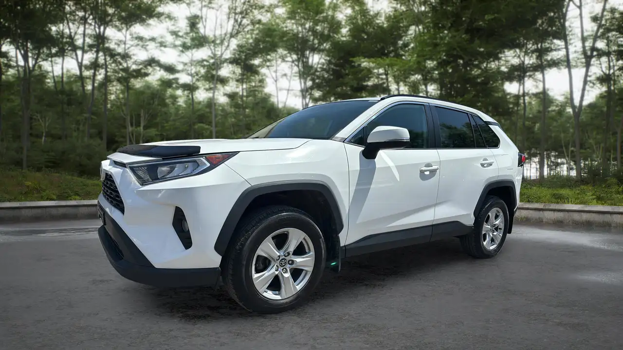 Toyota RAV 4 снимка Toyota RAV 4