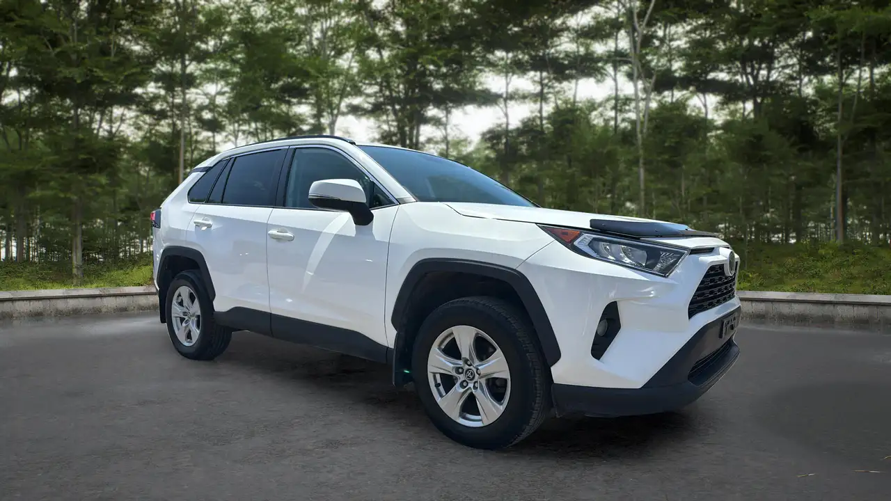 Toyota RAV 4 снимка Toyota RAV 4