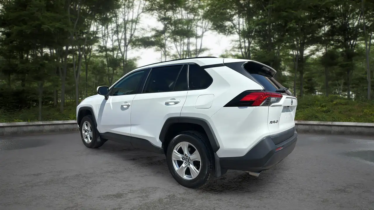 Toyota RAV 4 снимка Toyota RAV 4
