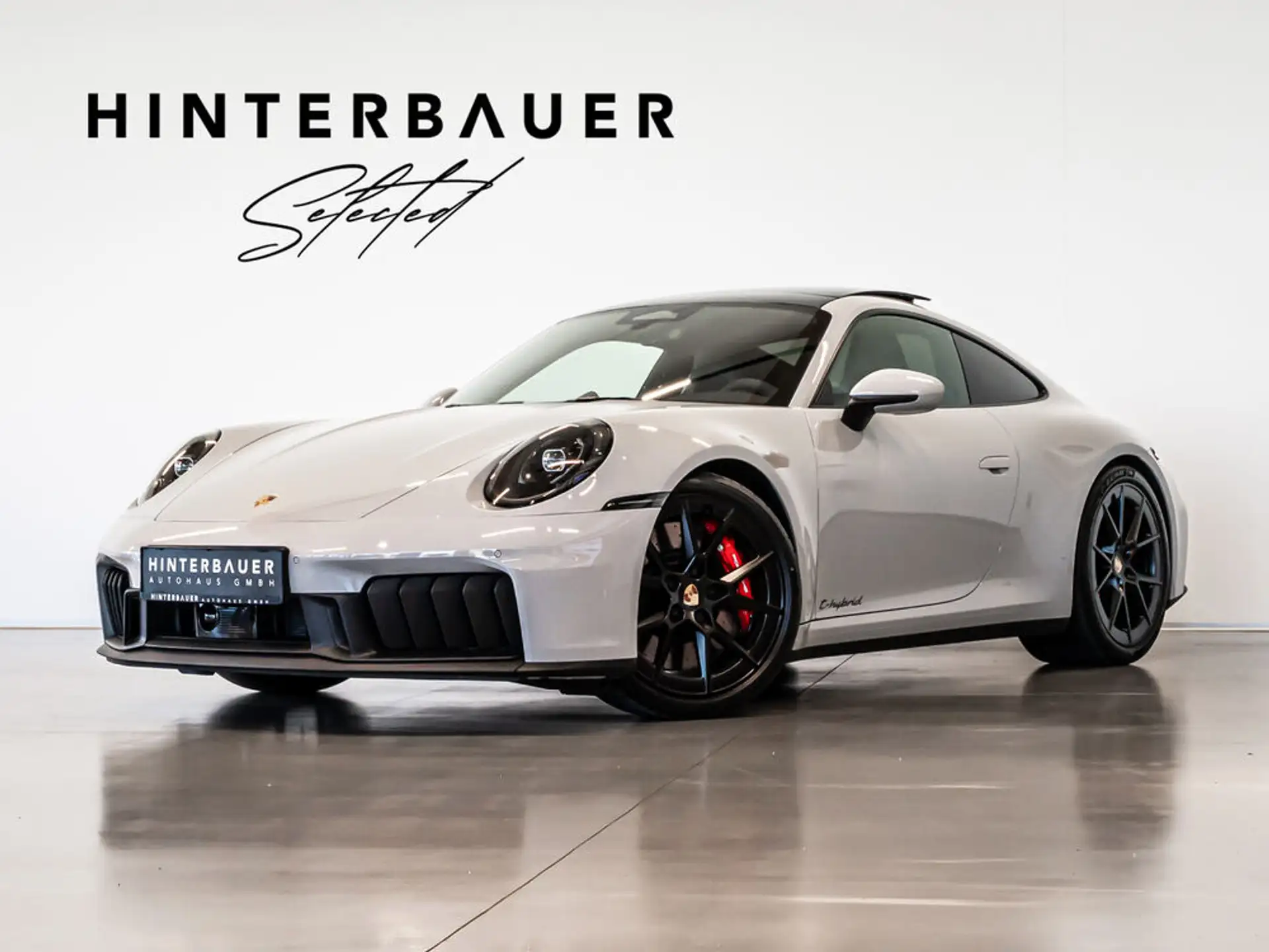 포르쉐 911 Carrera 4 GTS Coupe 2026 화이트 사진 1