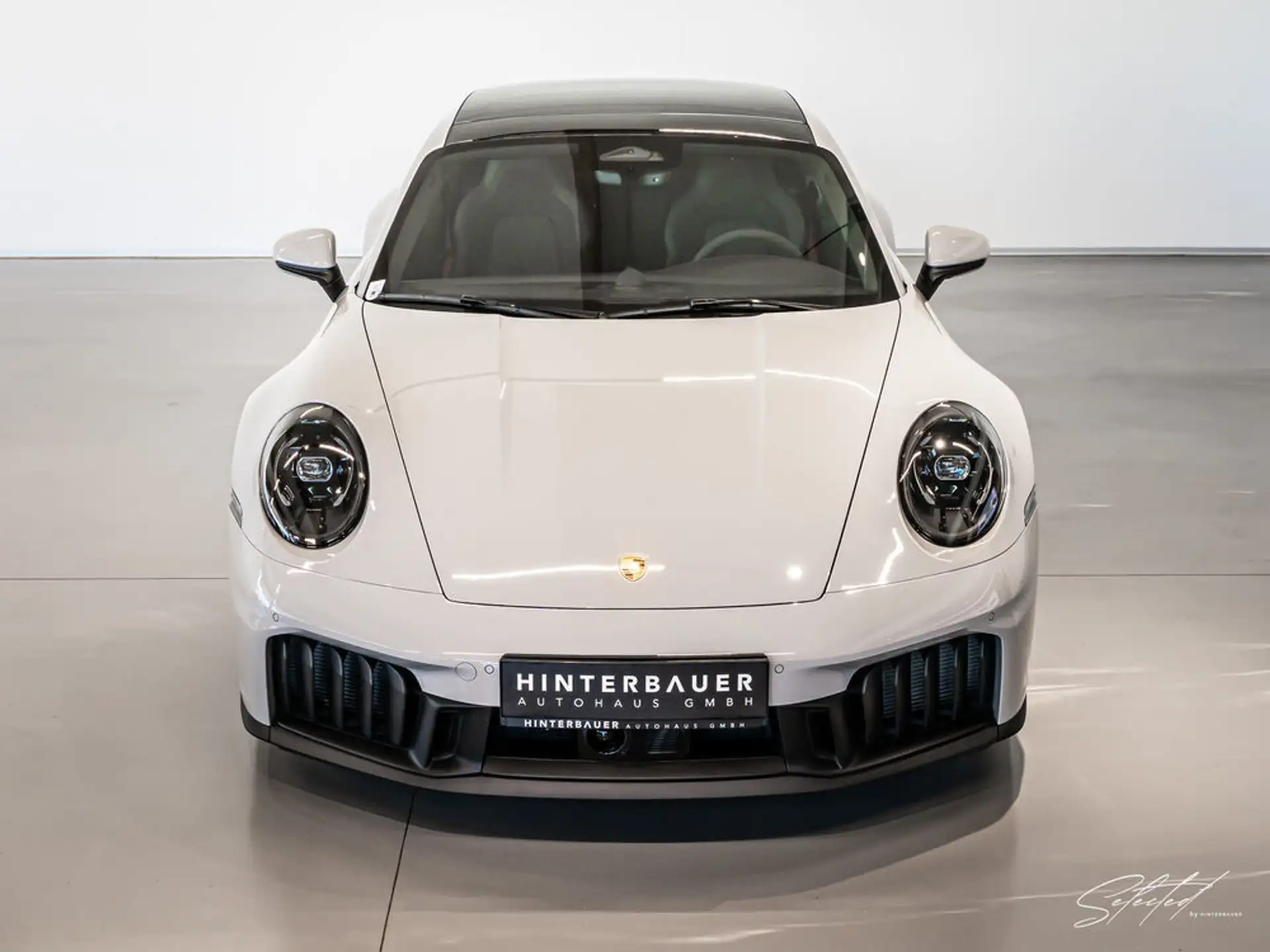 포르쉐 911 Carrera 4 GTS Coupe 2026 화이트 사진 7