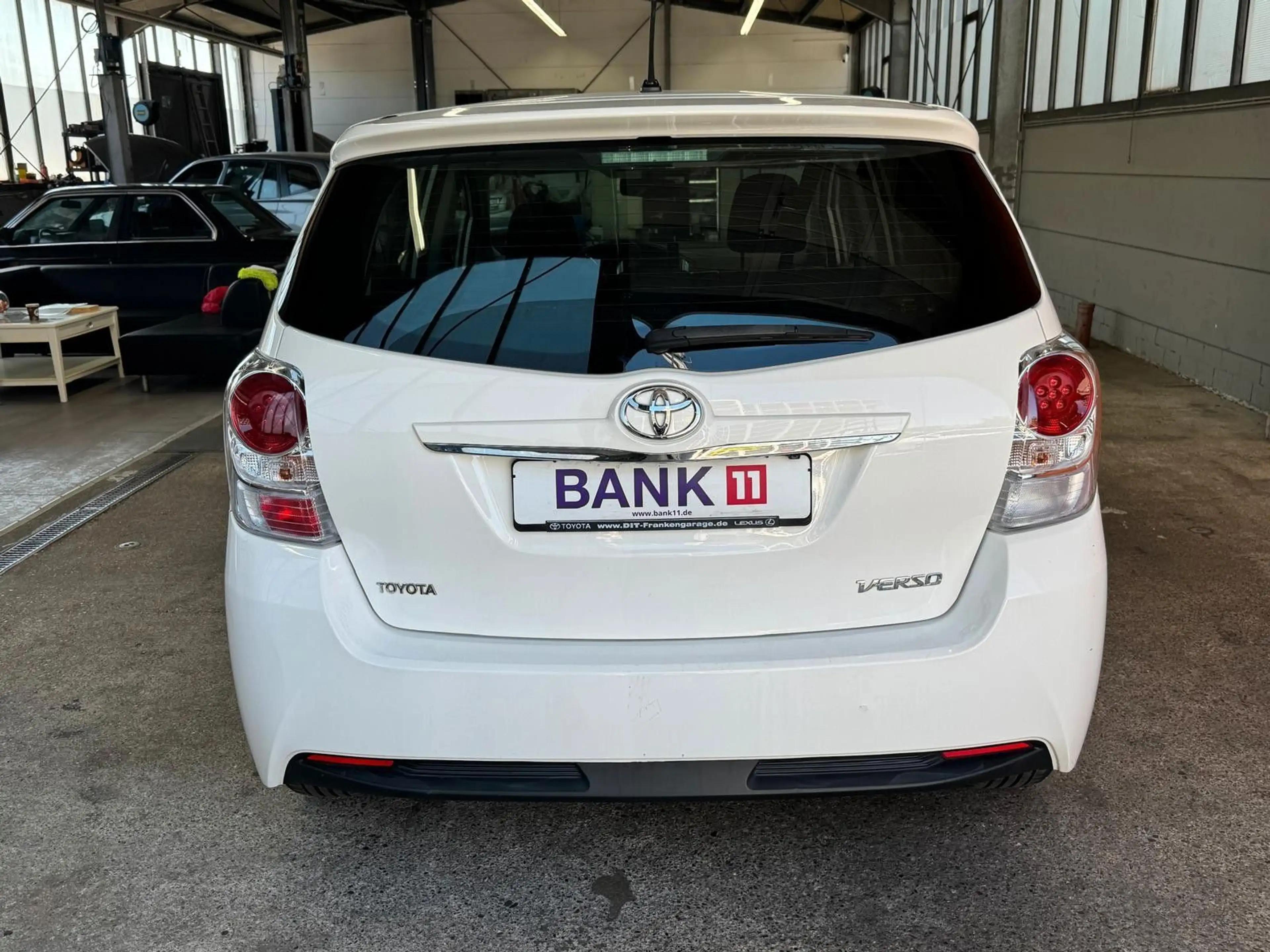 Toyota Verso SkyView Edition — photo 6