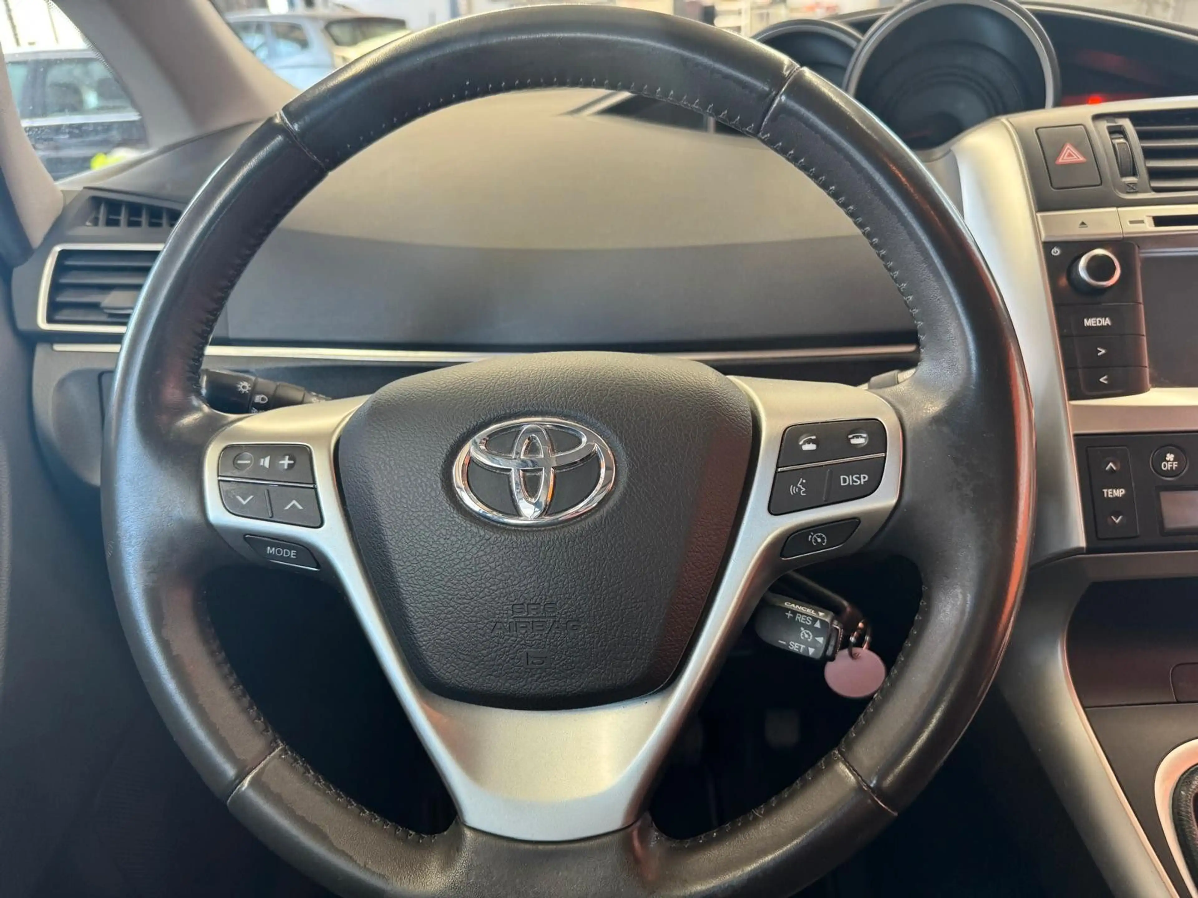 Toyota Verso SkyView Edition — photo 14
