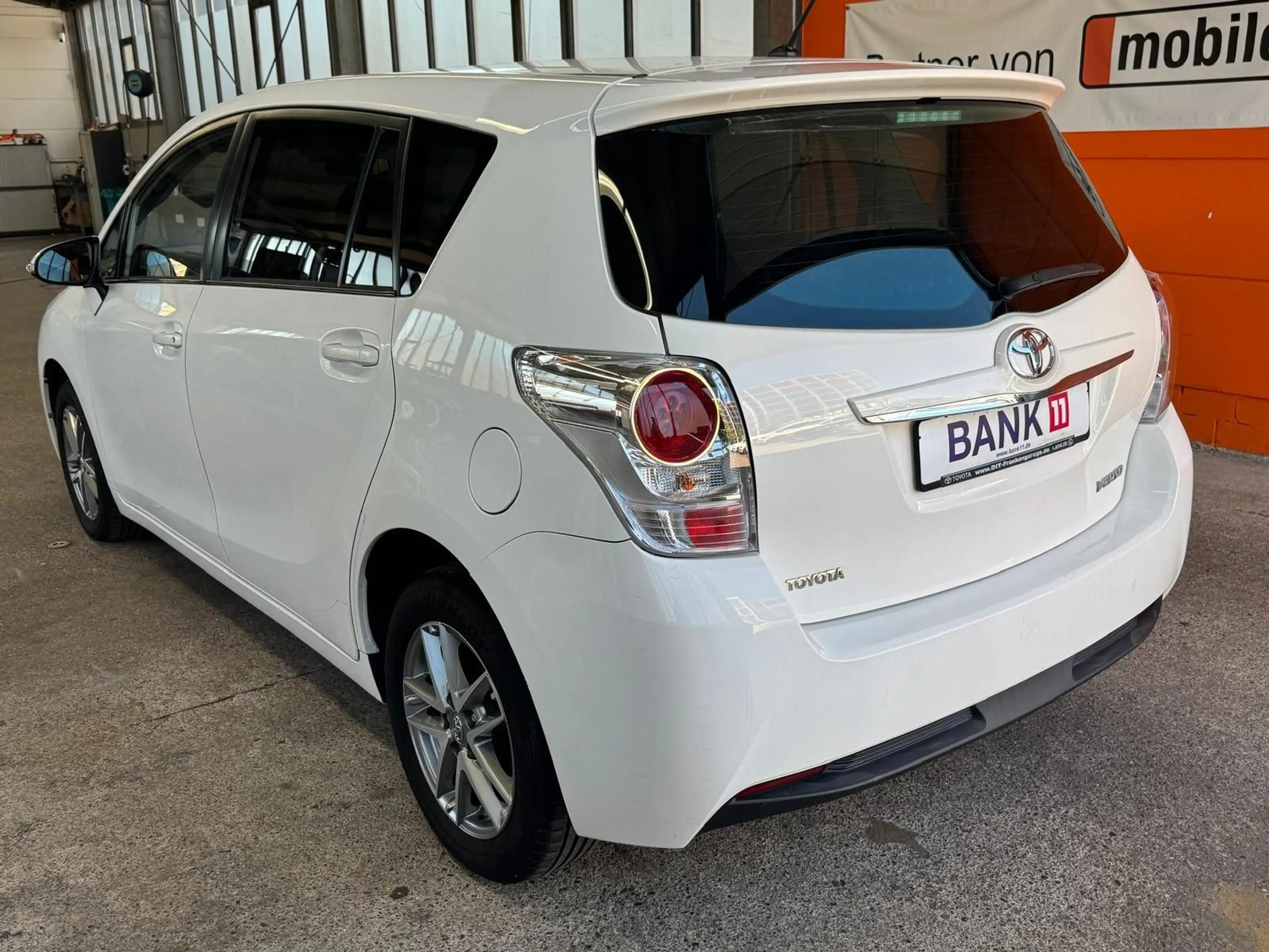 Toyota Verso SkyView Edition — photo 7