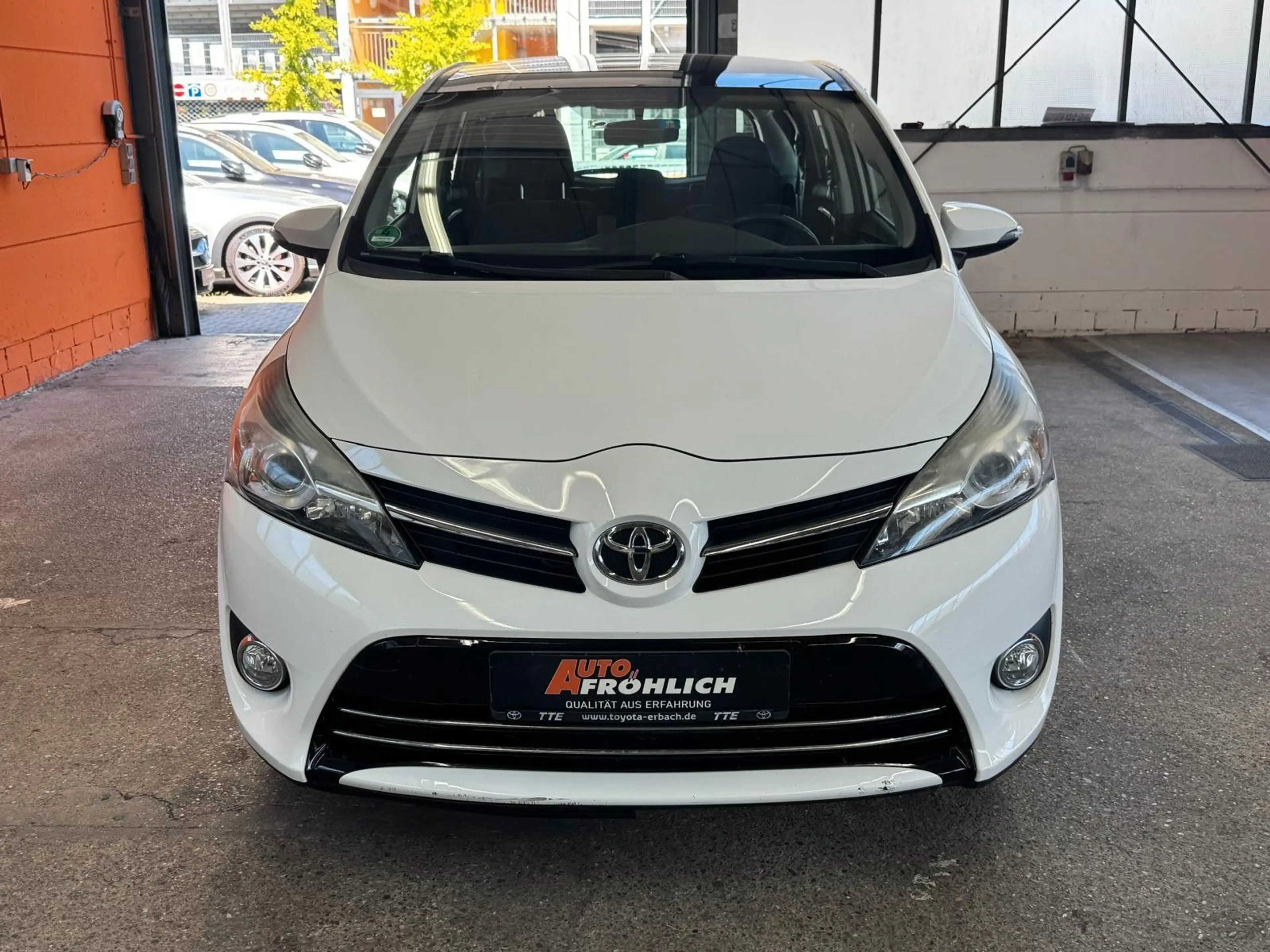 Toyota Verso SkyView Edition — photo 2