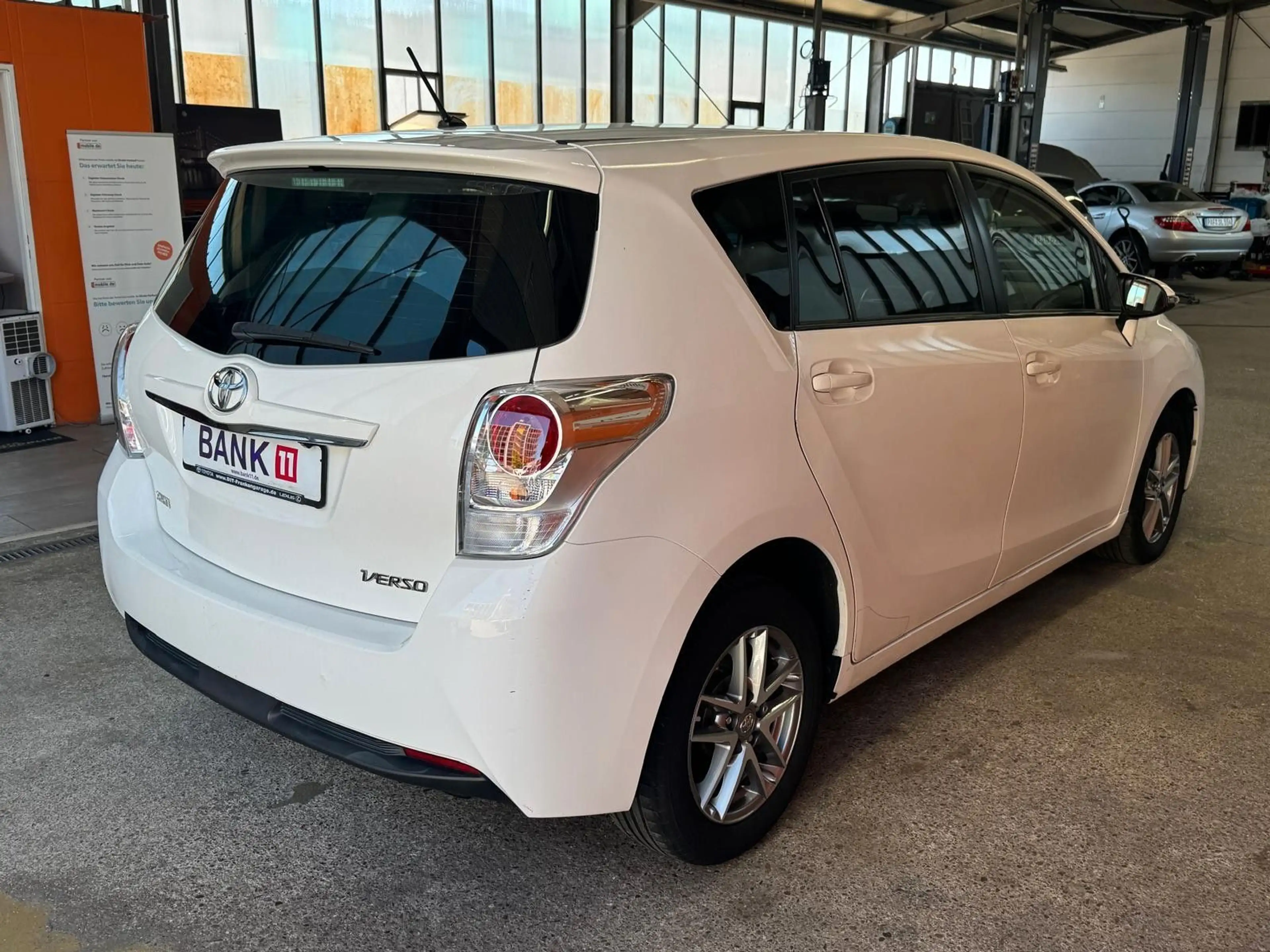 Toyota Verso SkyView Edition — photo 5