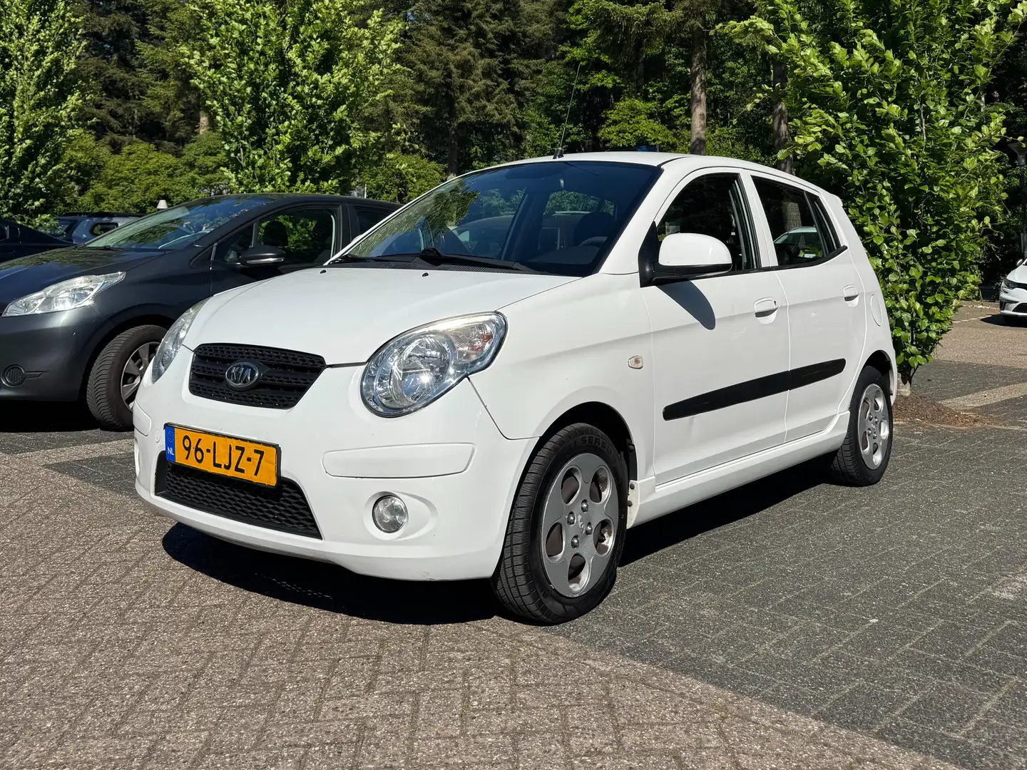 Kia Picanto Picanto 1.0 Seven Biały - 1