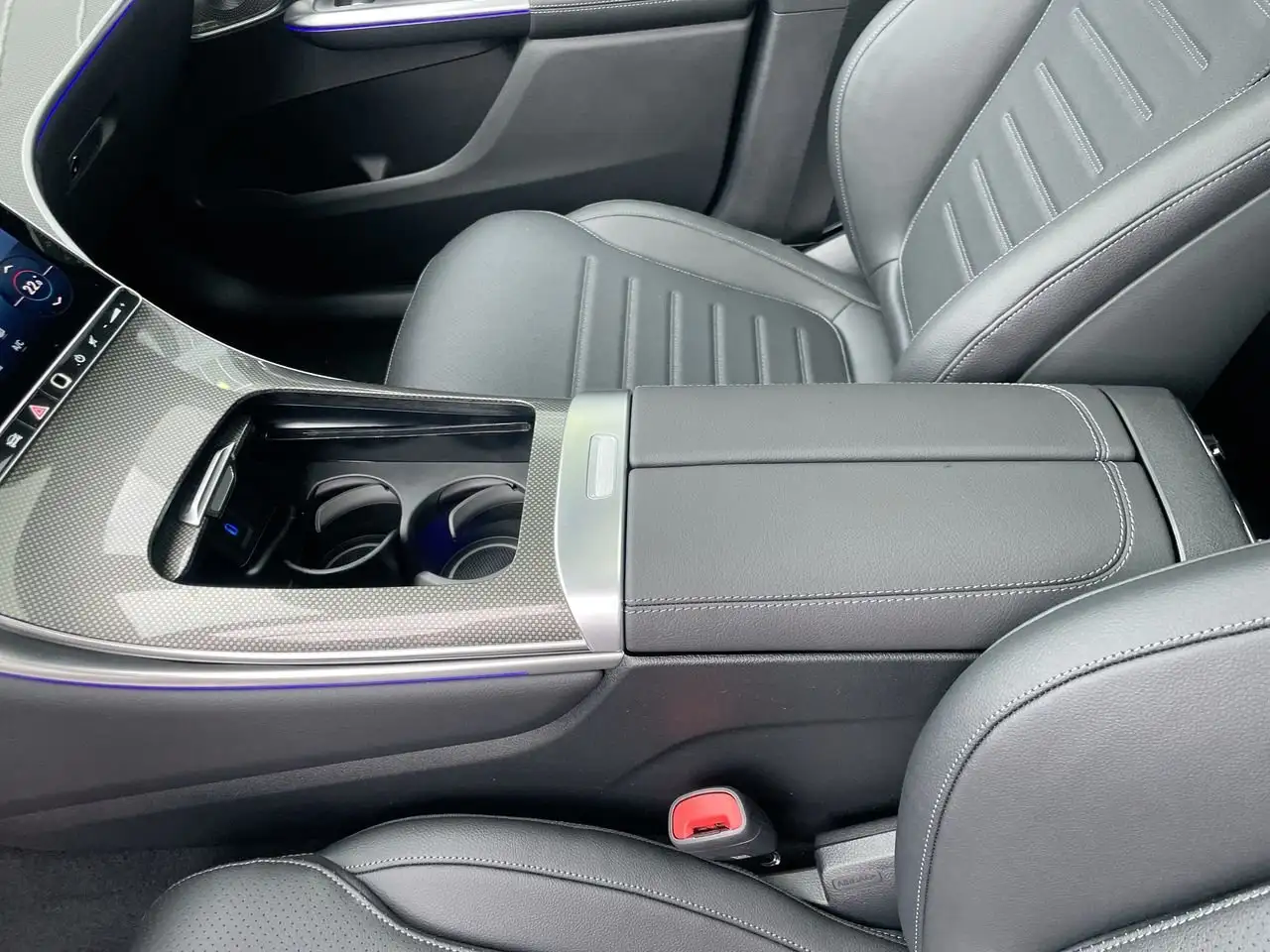 Mercedes-Benz GLC снимка Mercedes-Benz GLC
