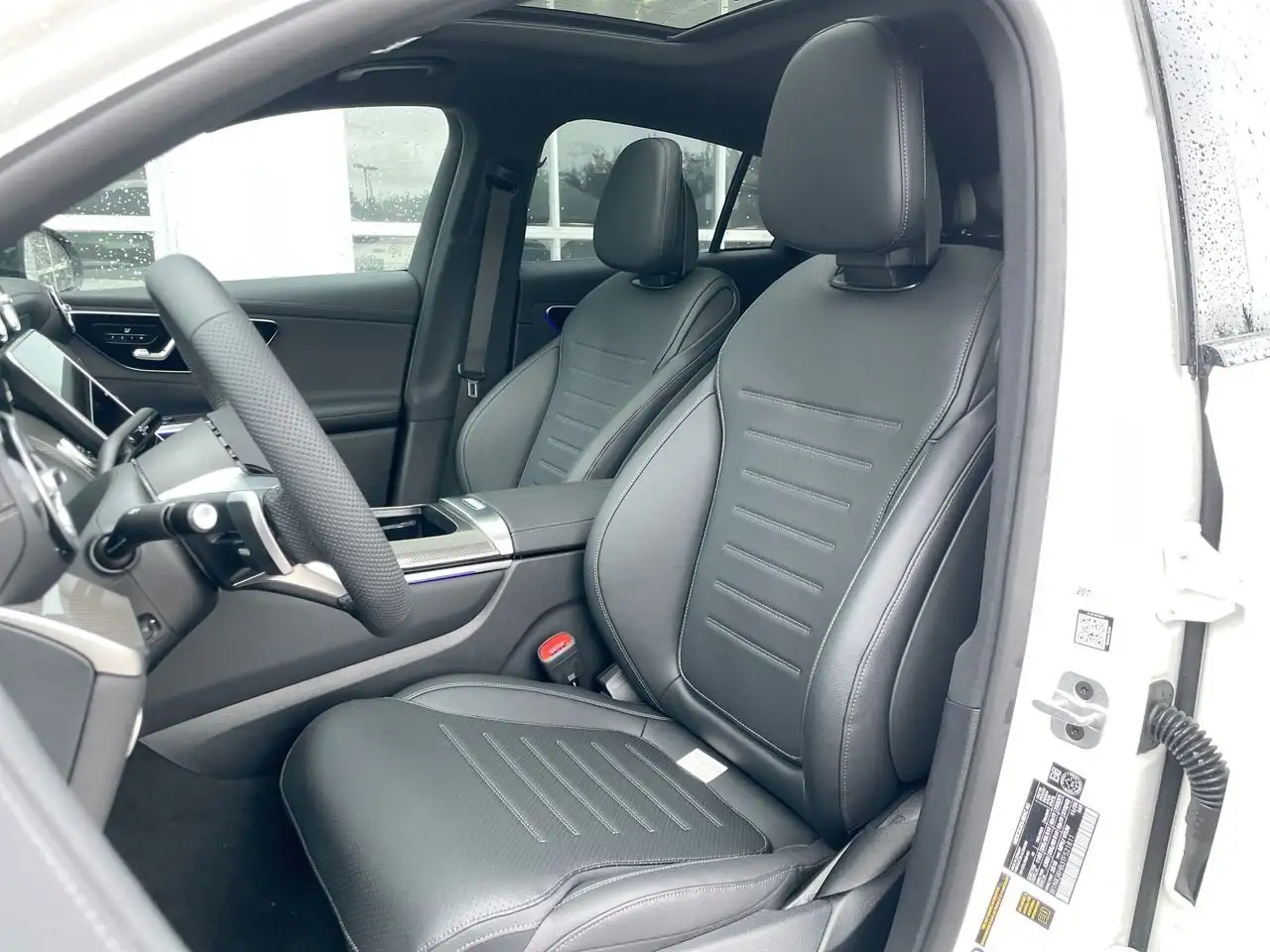 Mercedes-Benz GLC снимка Mercedes-Benz GLC