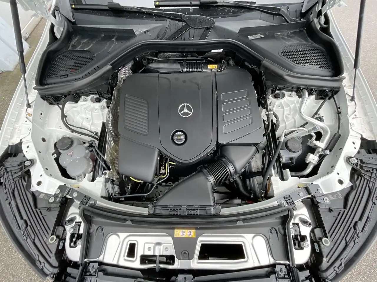 Mercedes-Benz GLC снимка Mercedes-Benz GLC