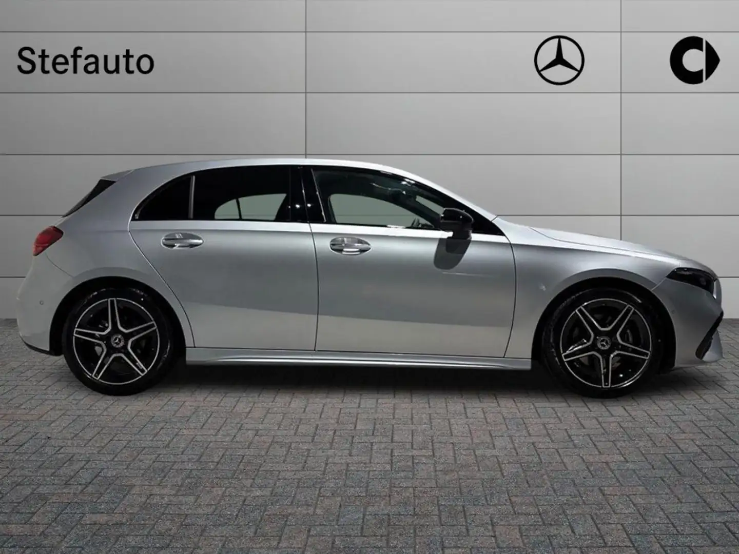 Mercedes-Benz A 180 d Automatic AMG Line Advanced Plus Argento - 2