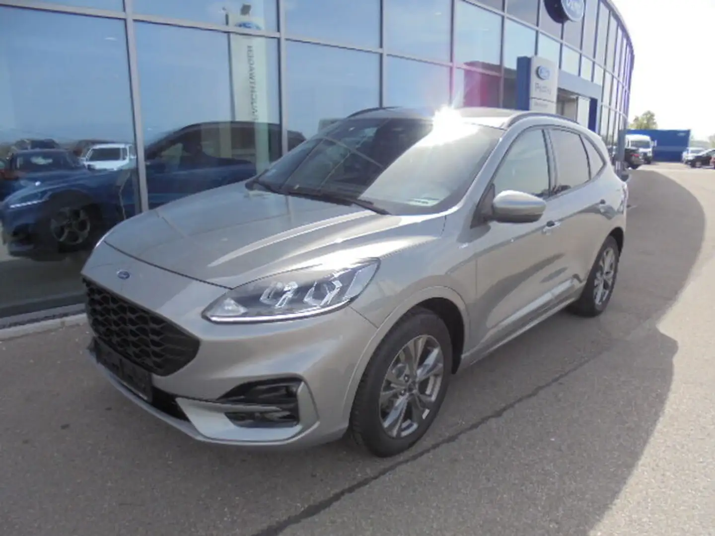 Ford Kuga ST-Line 120PS Diesel Automatik Zilver - 1