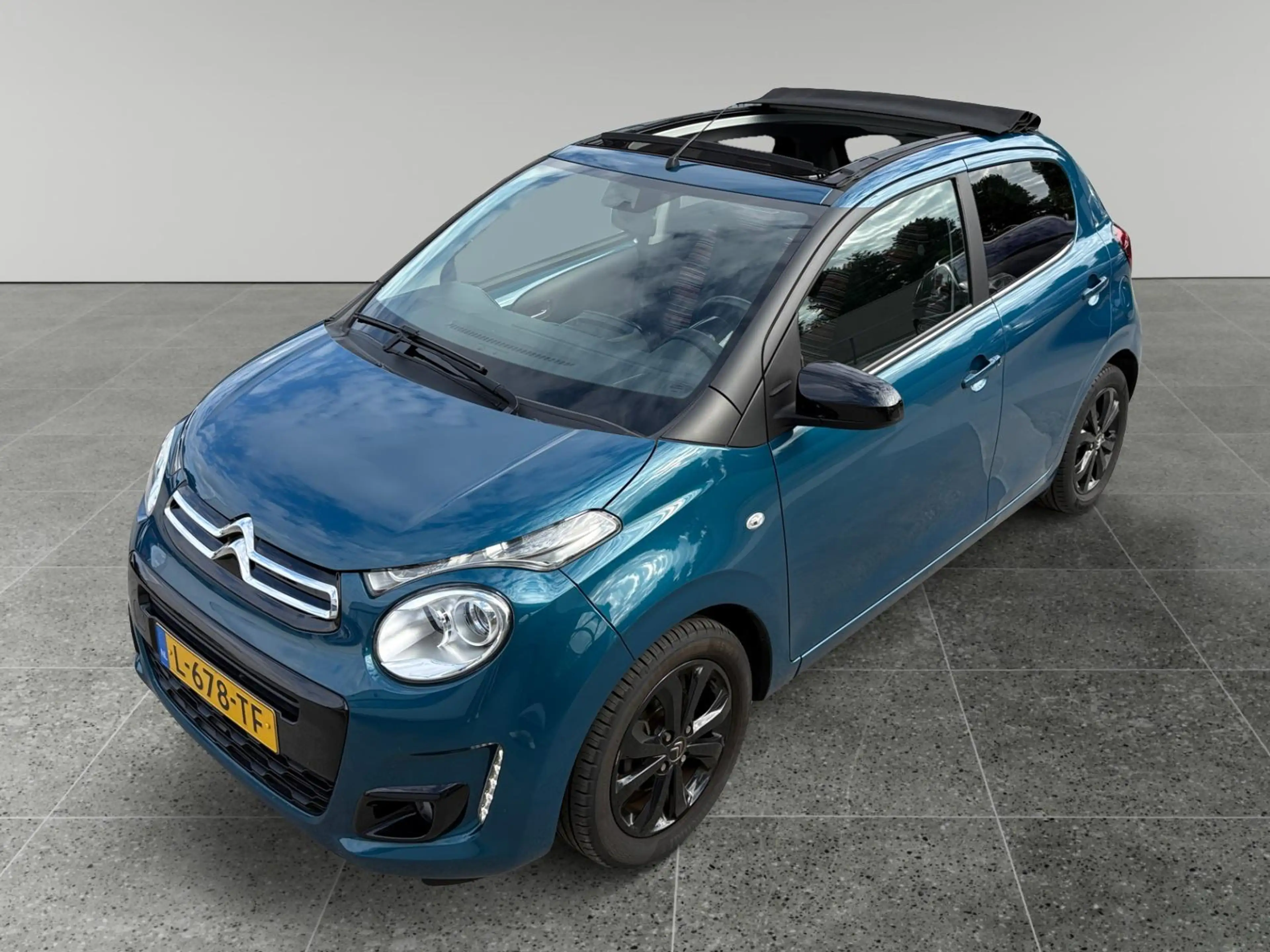 Citroen C1 Airscape Shine 1.0 e-VTi 72pk | CABRIODAK ZWART | — photo 10