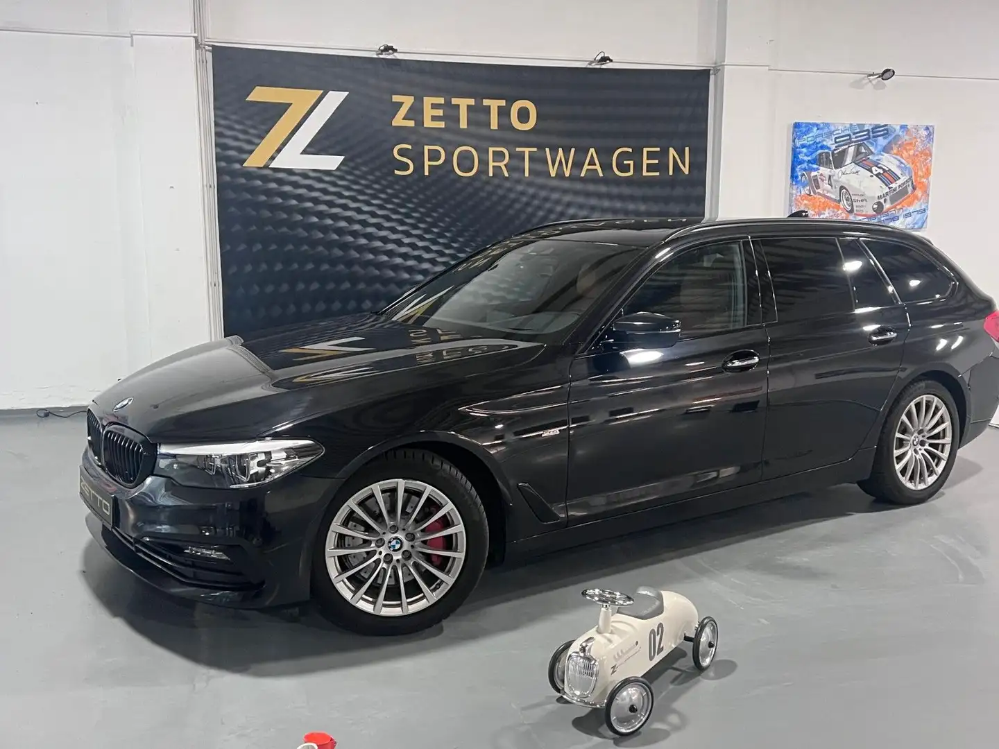 BMW 525 D | KOMBI | SPORT-LINE | AHK | LED | PANO | Noir - 1