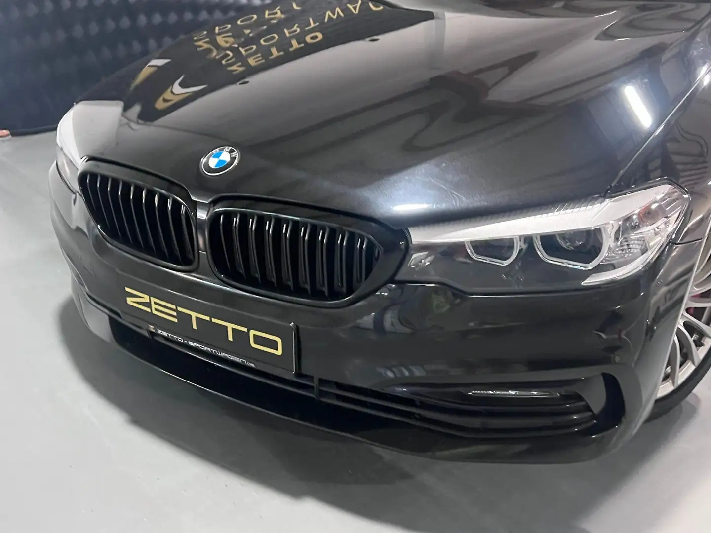 BMW 525 D | KOMBI | SPORT-LINE | AHK | LED | PANO | Noir - 2