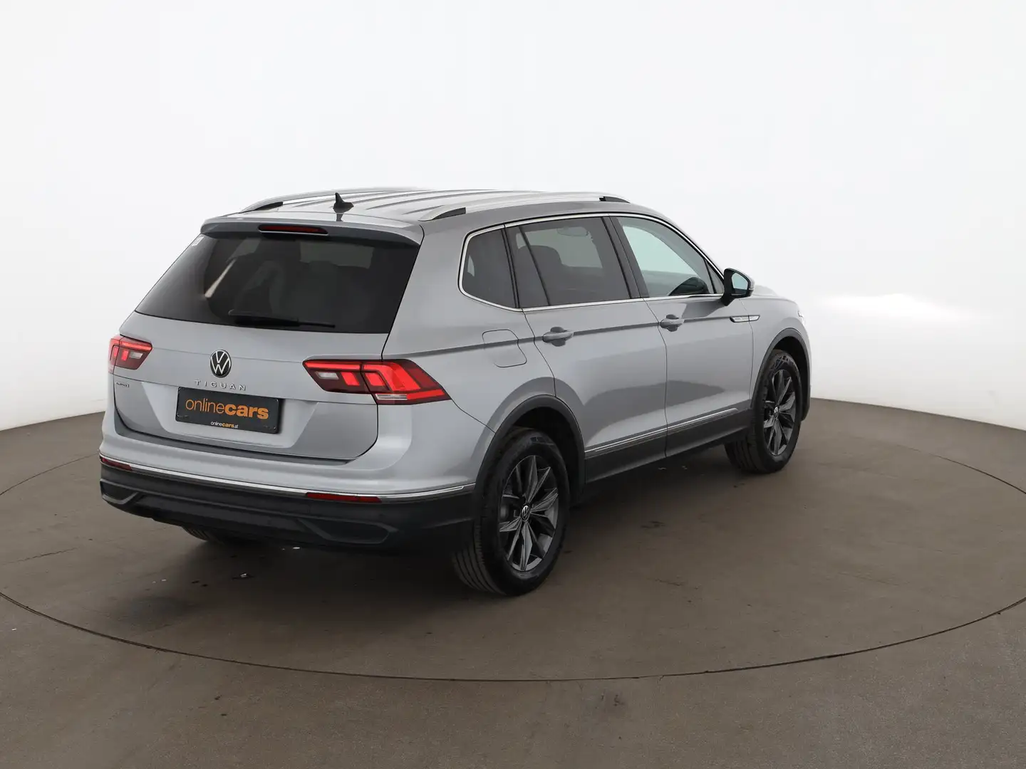 Volkswagen Tiguan Allspace 2.0 TDI  Life Aut LED AHK RADAR Silber - 2
