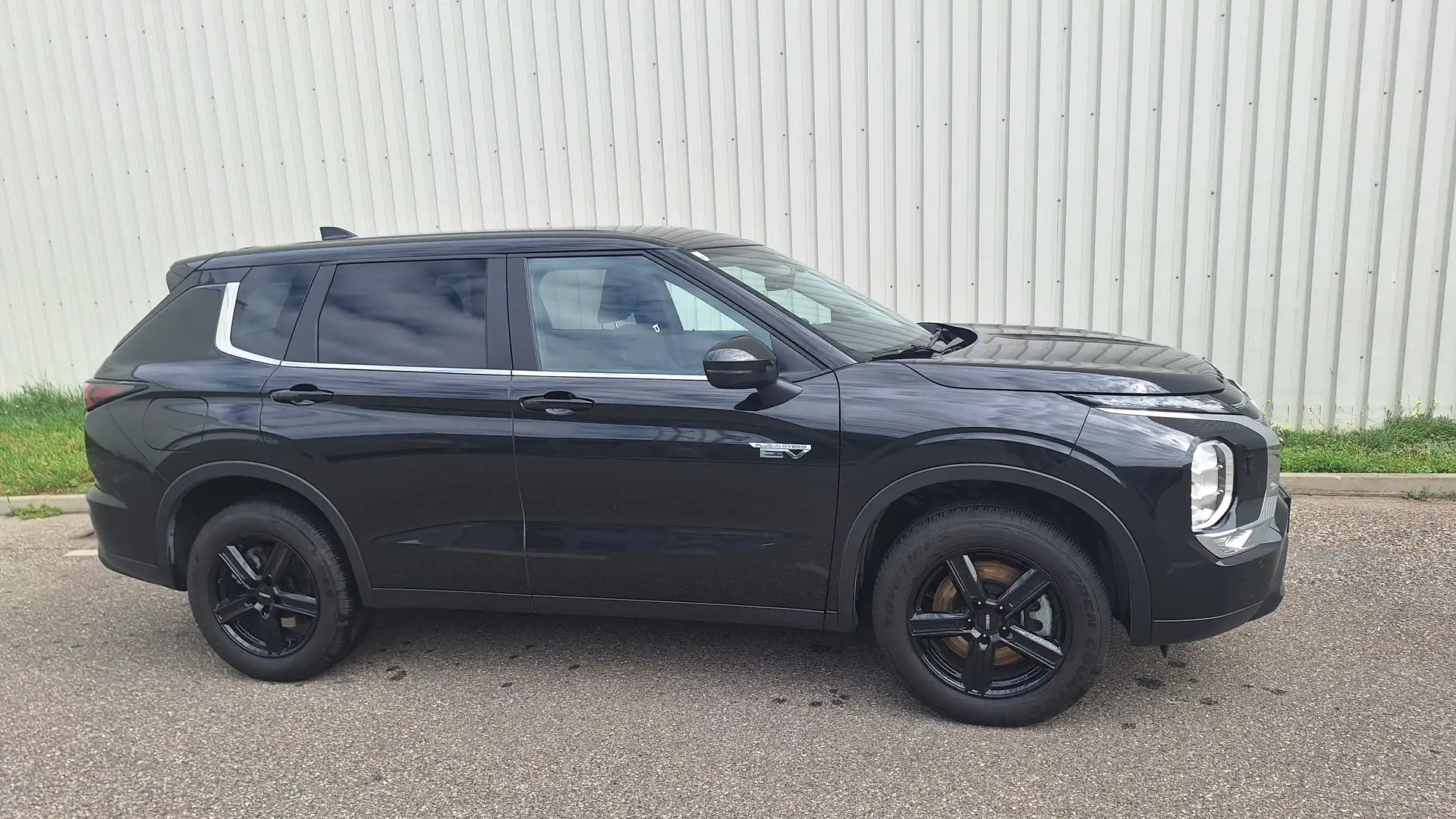 Mitsubishi Outlander Outlander 2,4 PHEV S-AWC Invite Invite Schwarz - 2