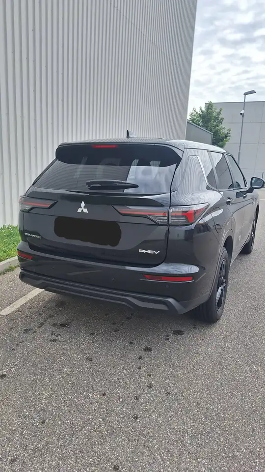 Mitsubishi Outlander 2025