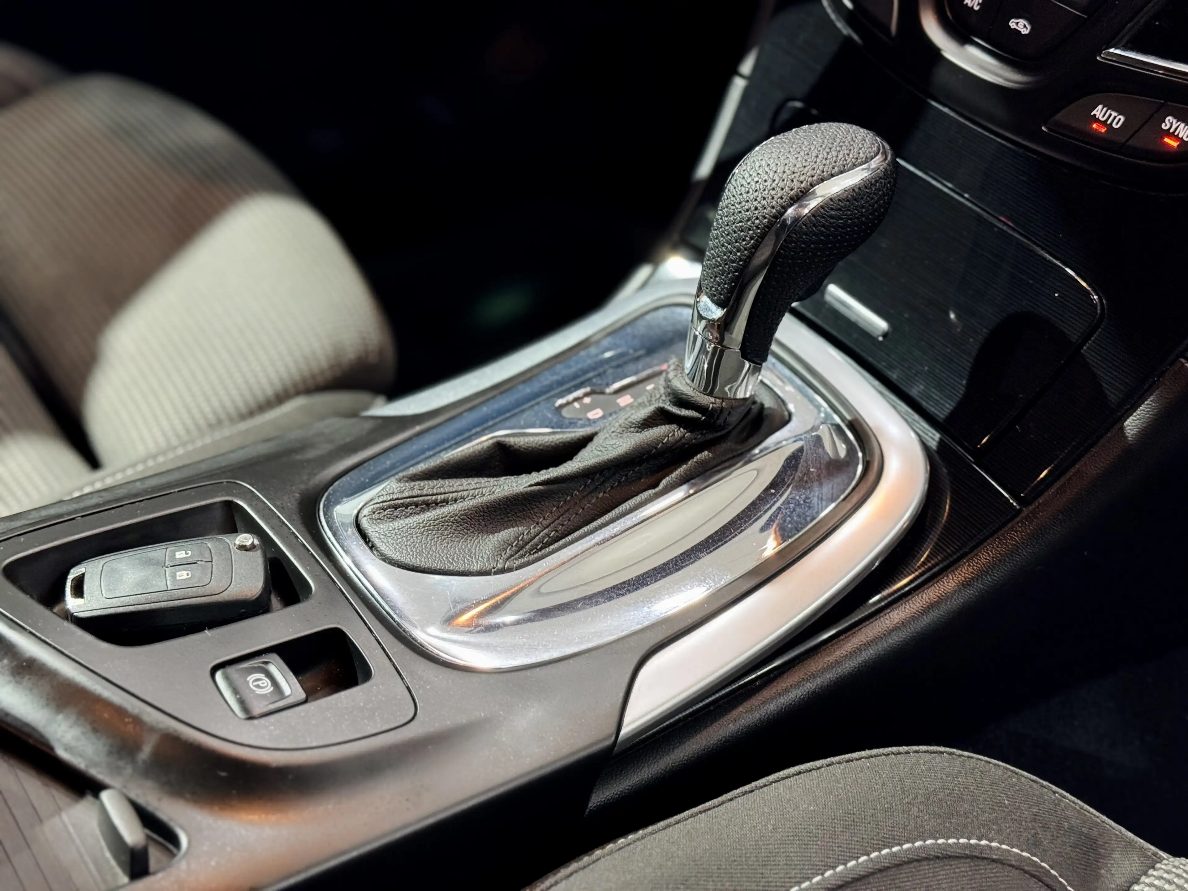 Opel Insignia Innovation*Automatik*NAVI*Kamera*TEMPO*SitzHz.TÜV NEU — photo 9