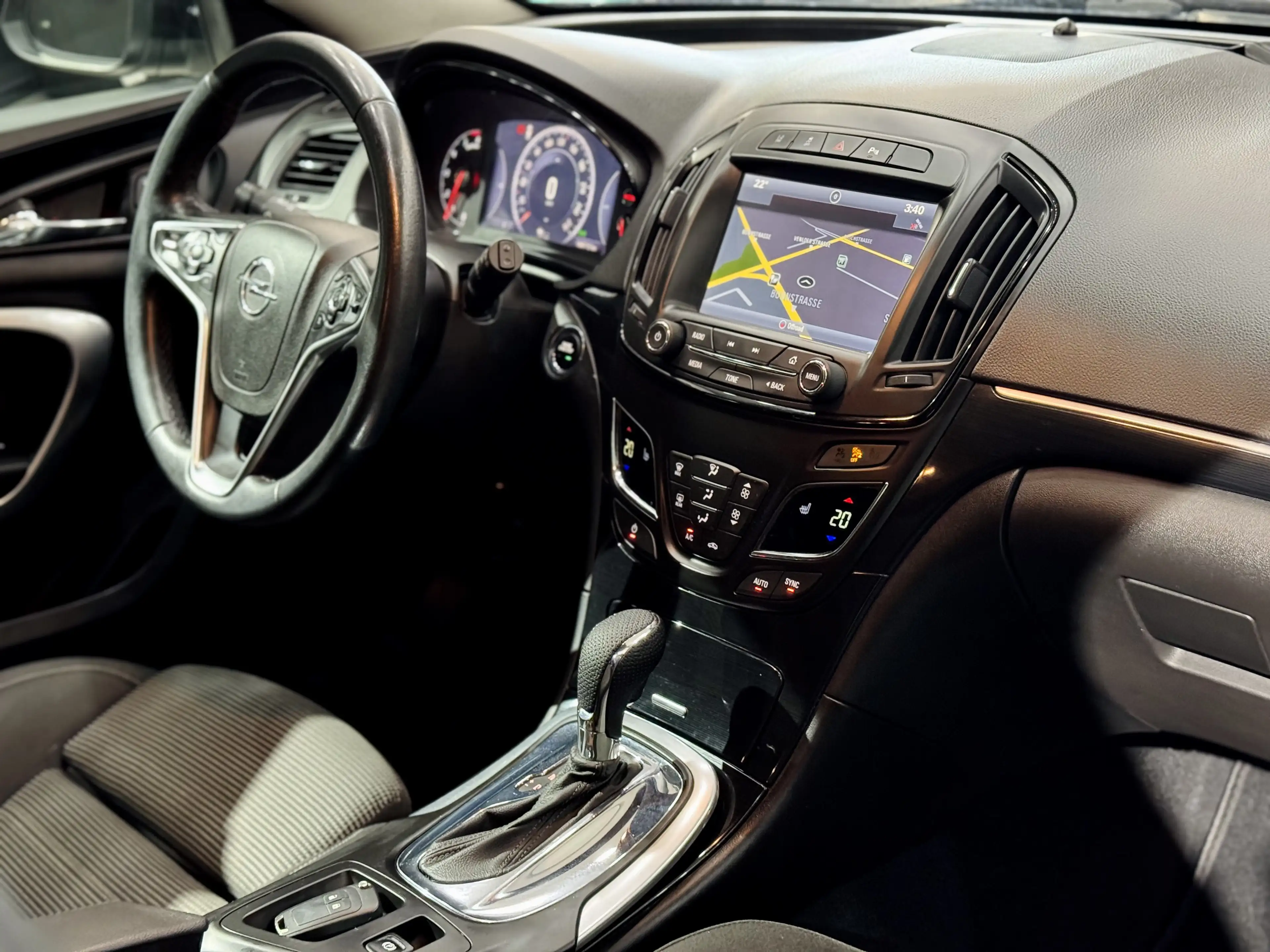 Opel Insignia Innovation*Automatik*NAVI*Kamera*TEMPO*SitzHz.TÜV NEU — photo 6