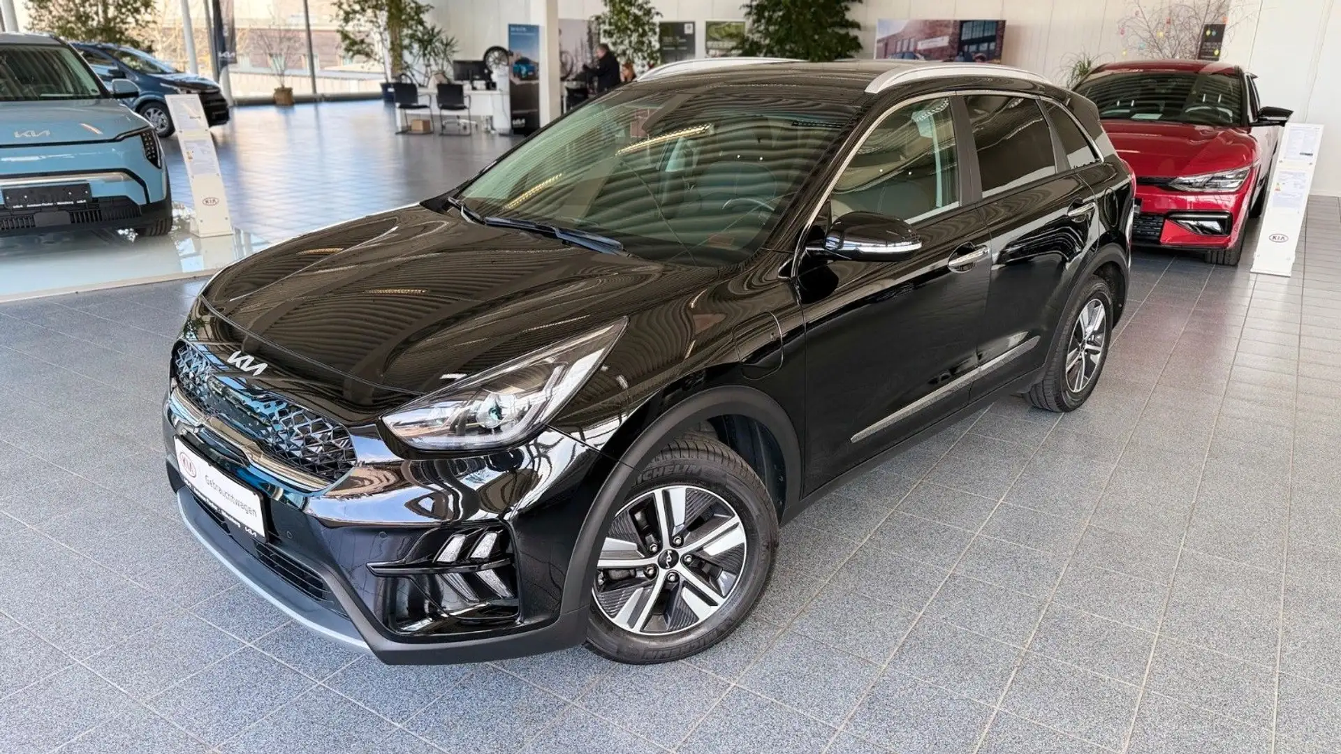 Kia Niro 1.6 Spirit Plug-in Hybrid Czarny - 1