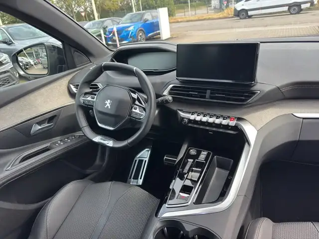 Peugeot 3008 view 11