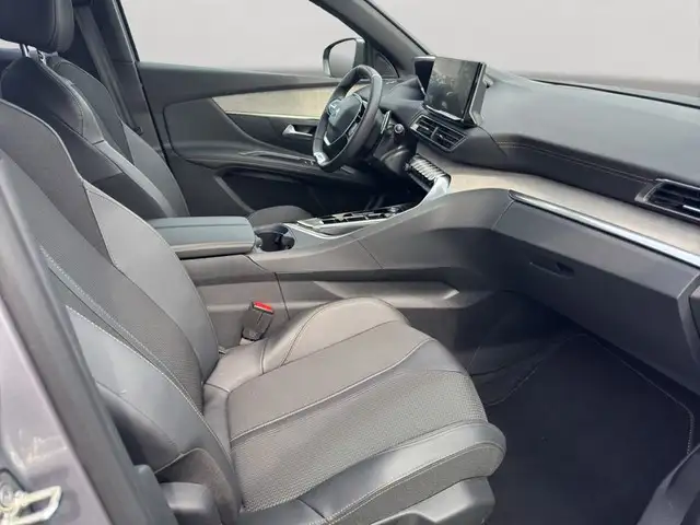 Peugeot 3008 view 9